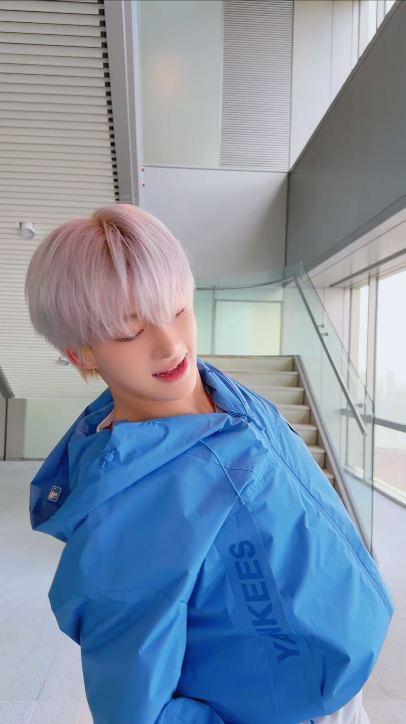 Talk to You💭

#JIHOON #지훈
#TWS #투어스 #247WithUs
@txt_bighit @yawnzzn