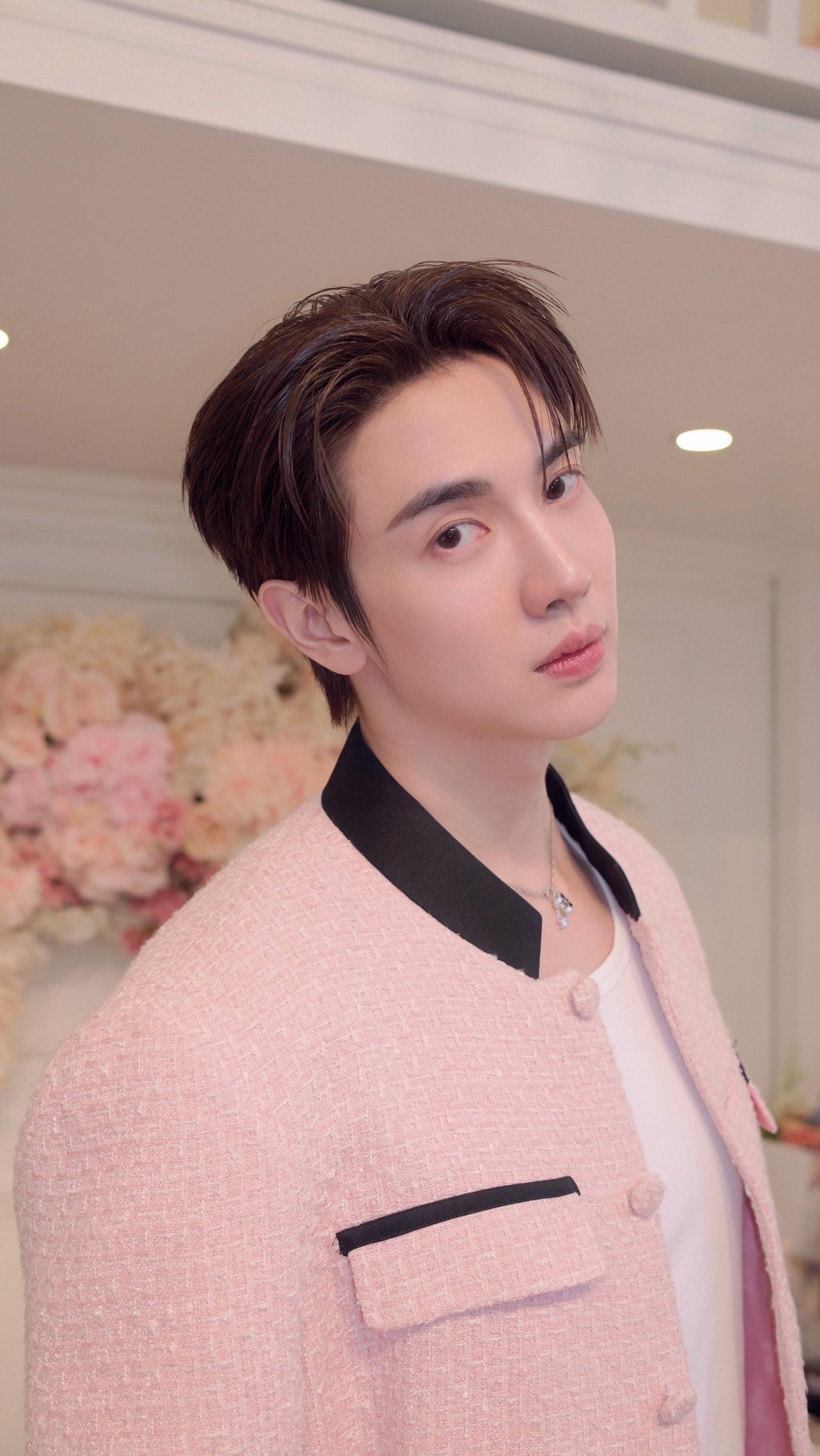 @maxky_rp 

#maxky_rp 
#6code 
#mchoiceartist 
#tispkymakeup 
#nenaehairstyling