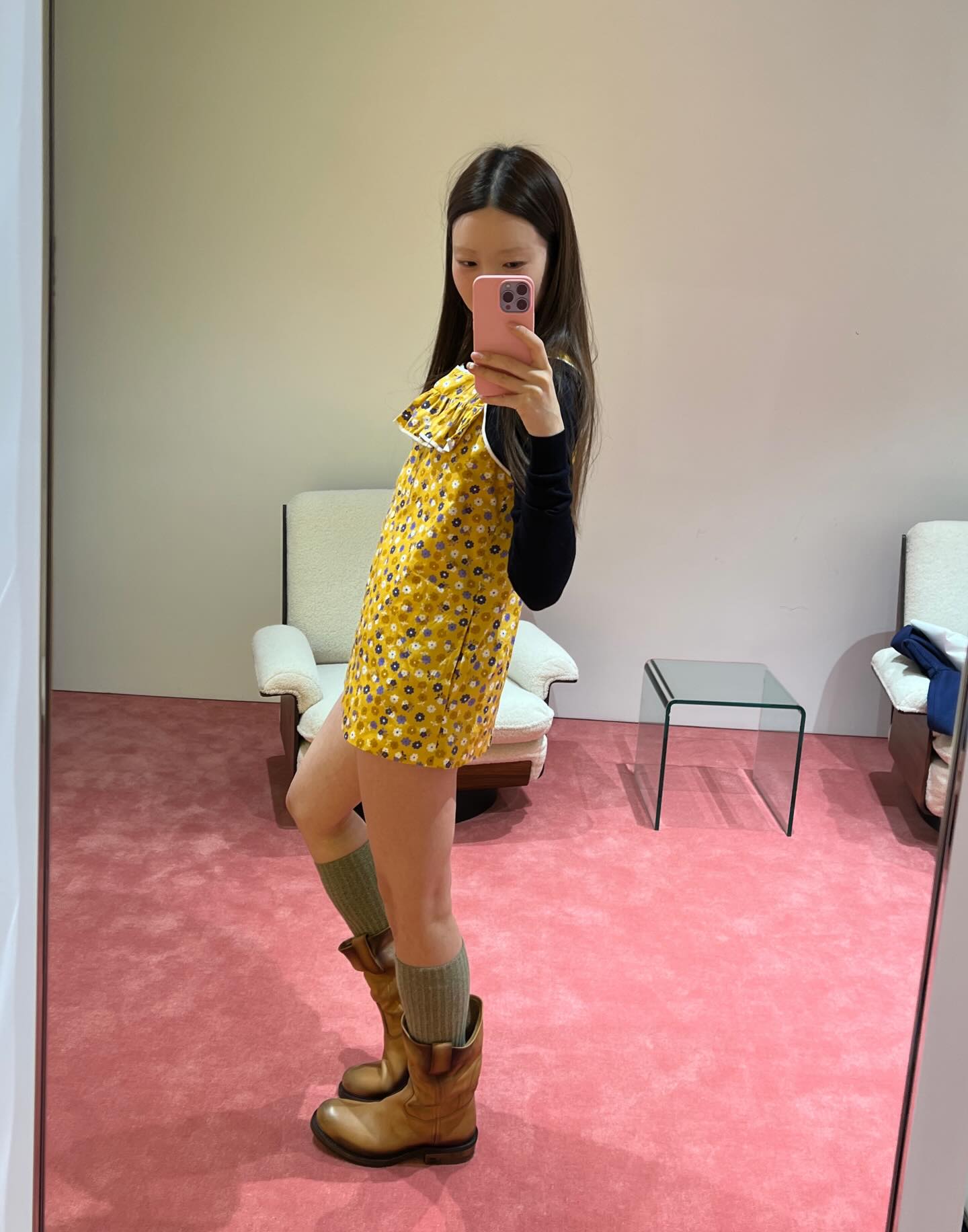 미우치아 여사님의 일하는 여성상 나여나 @miumiu 
더 녈심히 일해여겠다 🌼🪻🌼🪻🌼🪻🐝