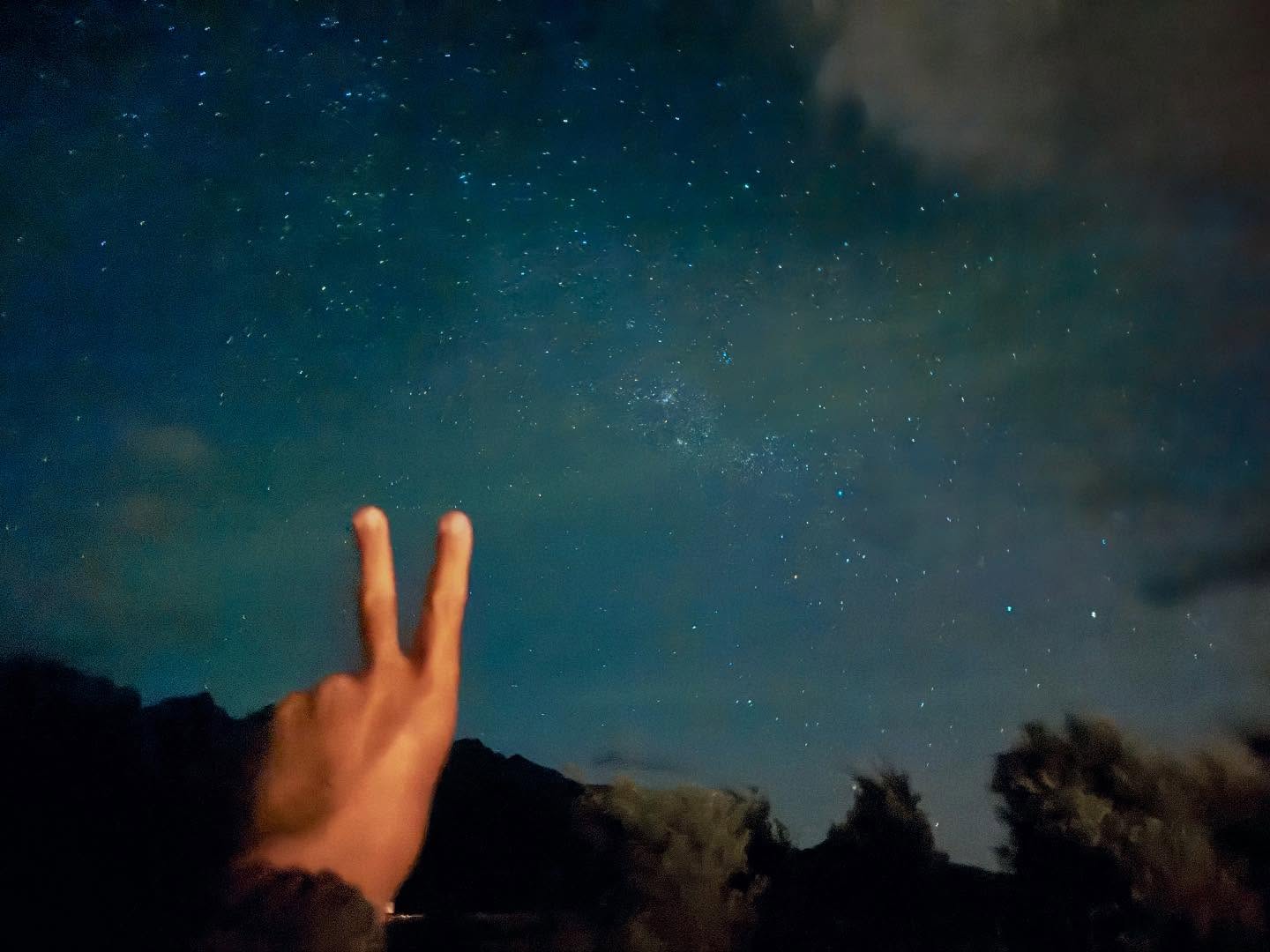 最近跟極光很有緣份  一直看到😁  很多人問我休假都在幹嘛 都在看極光啊🤣 沒有啦 工作馬上要開始了 除了周遊記以外 離目前最近的就在12月4號 台北101的 @dior 晚上活動見囉