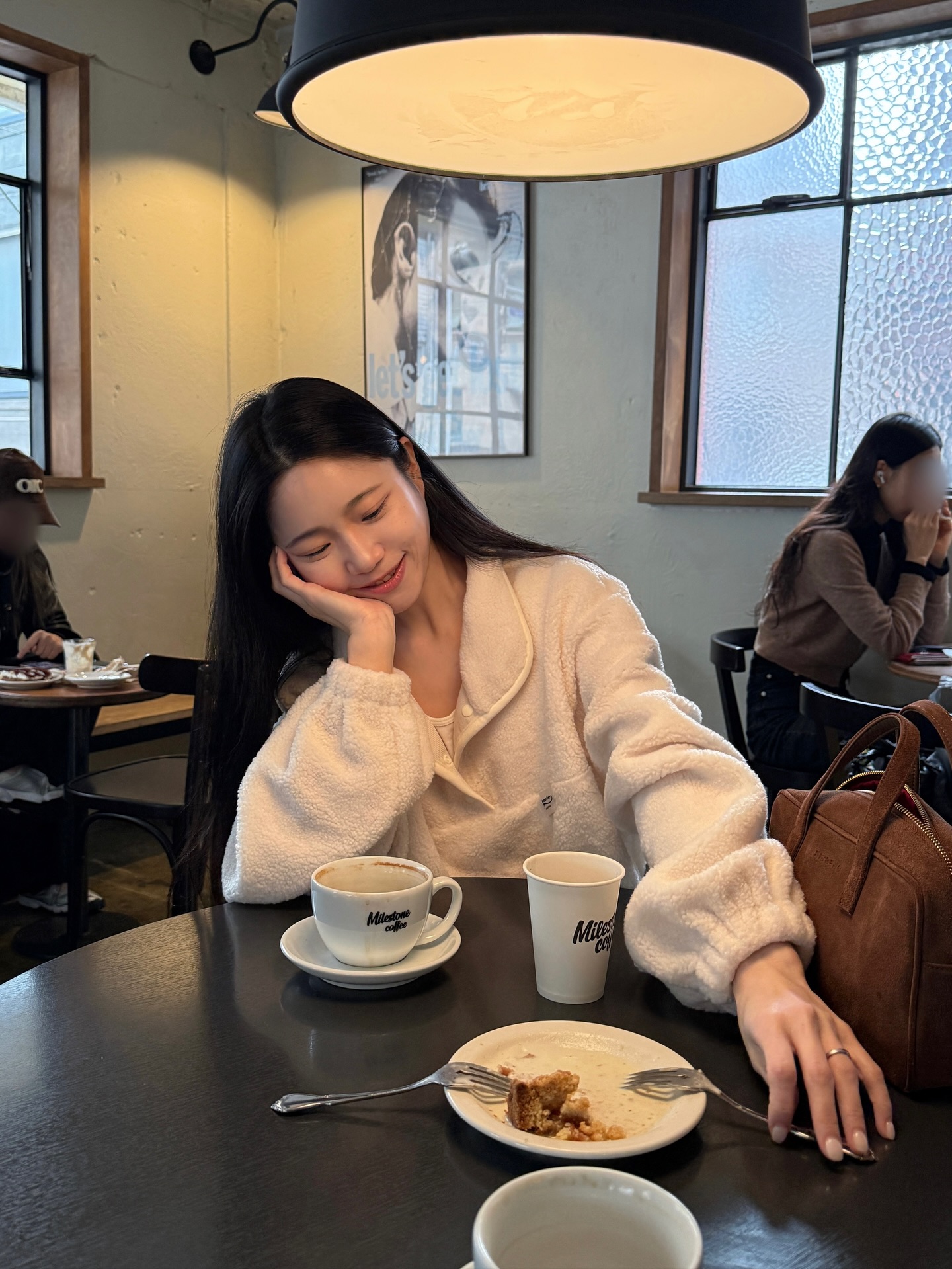 날씨때문인지 점점 할매입맛이돼...👵🏻 그나저나 오늘 저녁은 환승연애보면서 몰먹어야 잘 먹었다 소문이 날런지 저메추 부탁해여 여러뷴 🍚🤔