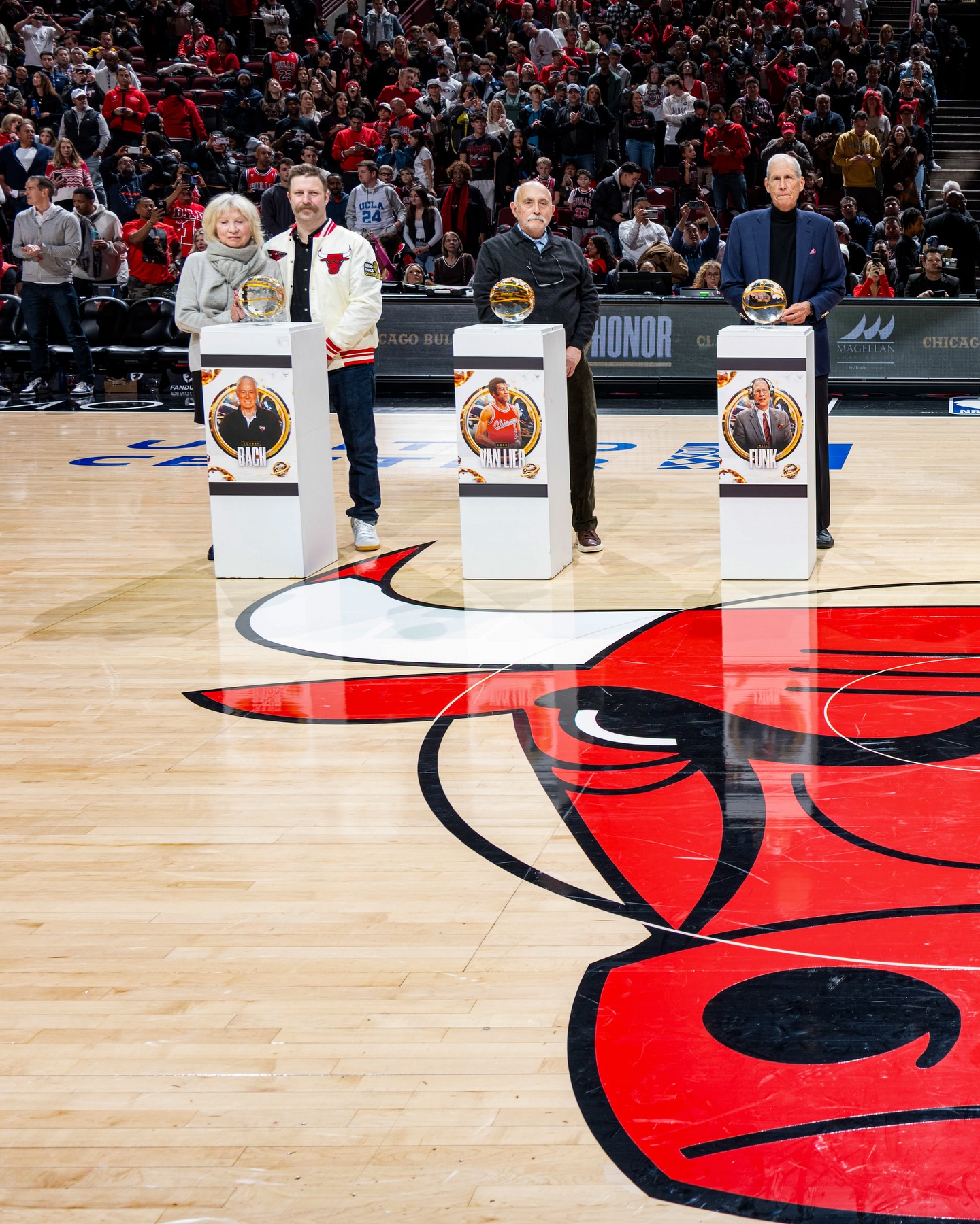 Congrats to the Chicago Bulls Ring of Honor Class of 2025 🏆

Bill Cartwright
John Paxson
Horace Grant
Johnny Bach
Norm Van Lier
Neil Funk