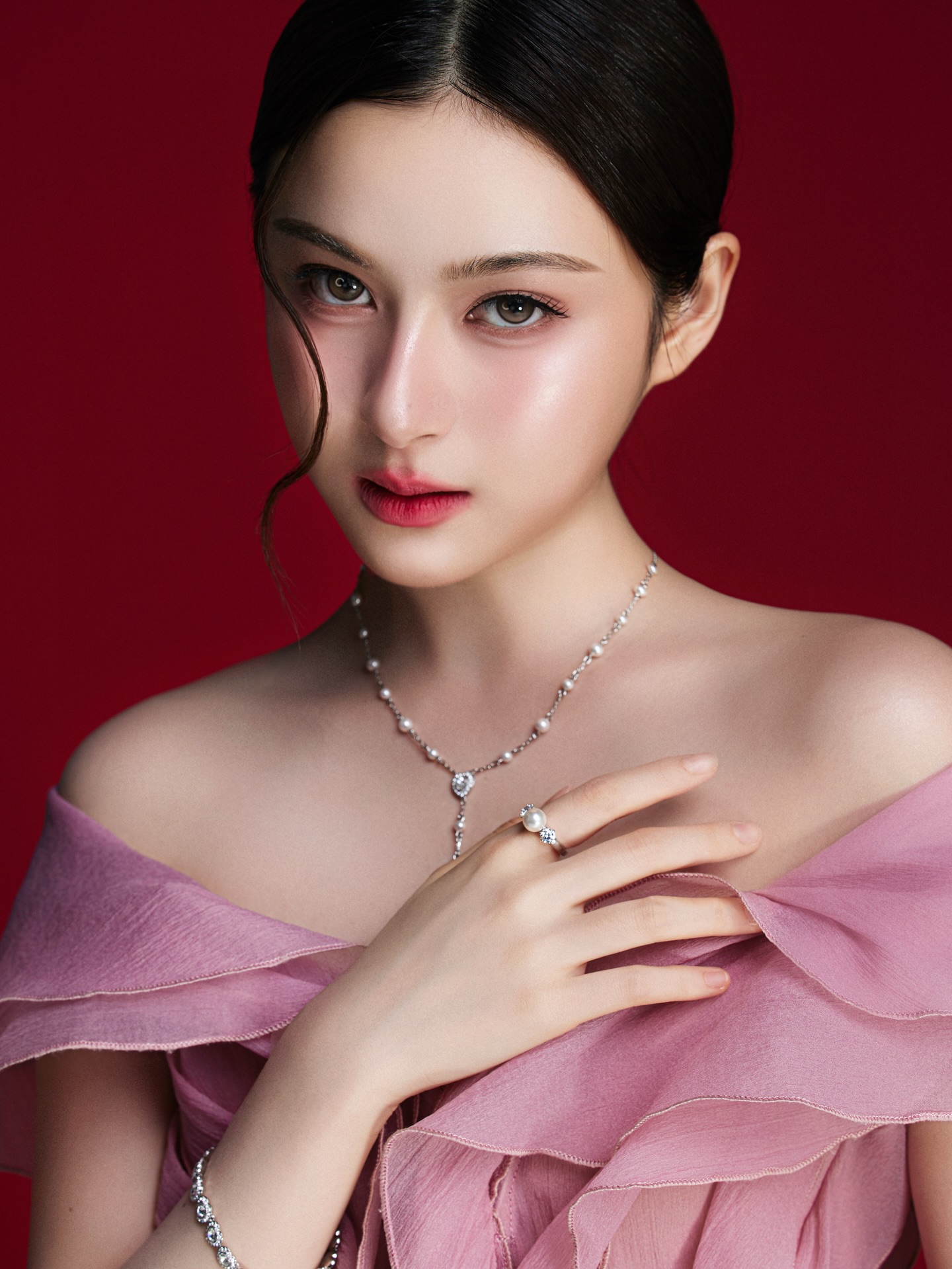 A little @Swarovski glow goes a long way 💎 #Swarovski #ThePartyOfDreams #GiftJoy