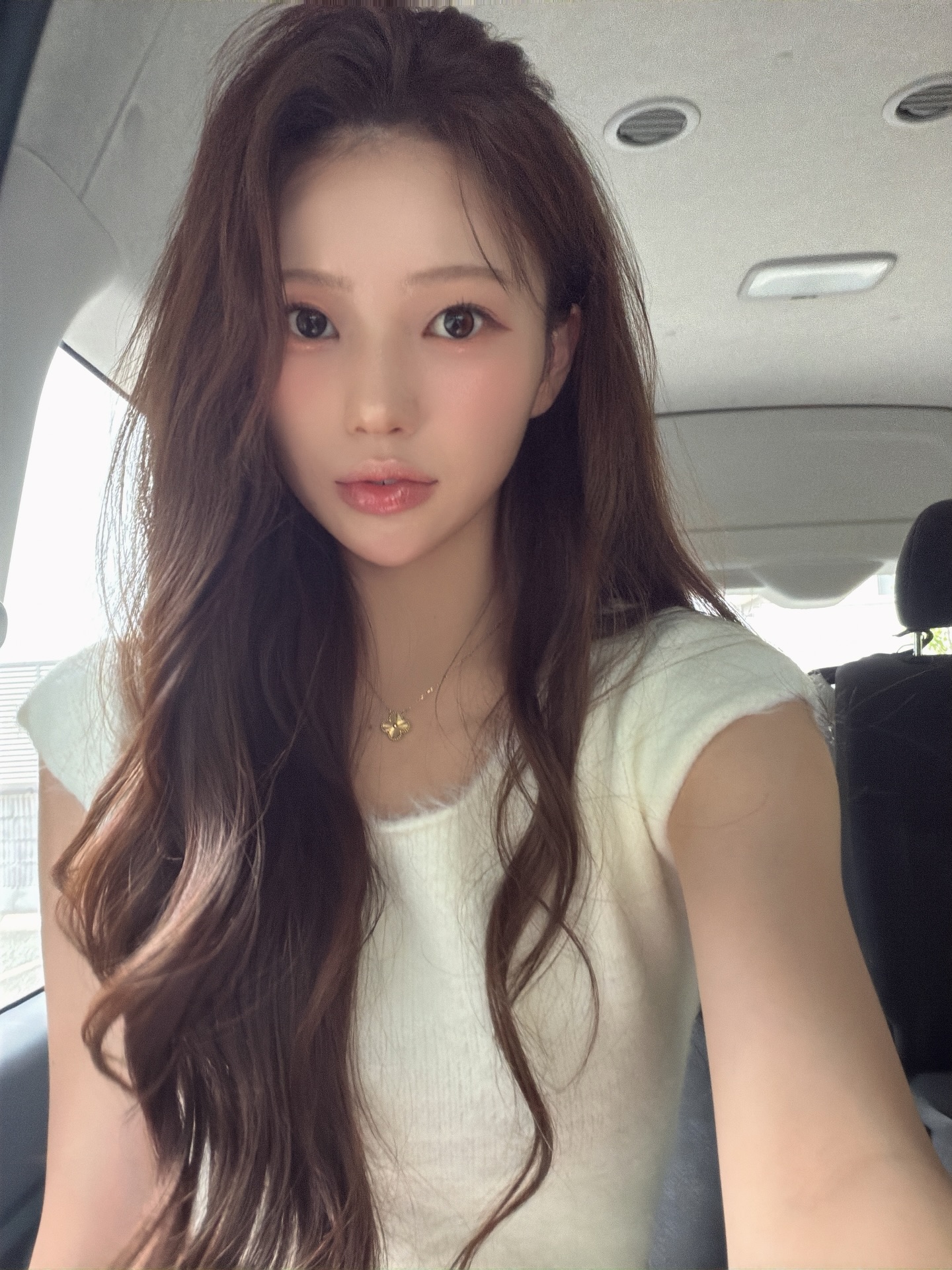 고객님들 감사합니다 ! 
이 말 하고싶어서 사진 하나 올려봅니다..
진짜 감사합니다
내일 아침 라이브로 만나요 ! 다들 오늘도 수고했어 잘자 ~~ 💗