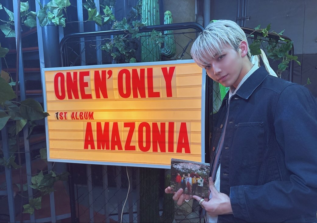 .
Major 1st Album
　　　　　　「AMAZONIA」
　　　　　　　　　ついにリリース🌴🌊🔥✨

気合いを入れて制作した愛情たっぷりの新曲たちと
全体を通して作り上げた"AMAZONIA"の世界観、
そしてワンエンから今SWAGへ届けたい音楽を存分に楽しんでもらいたいです！！

 #AMAZONIA