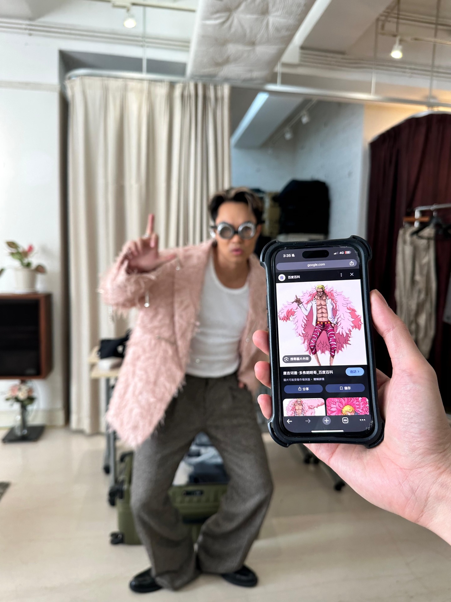 一念，天與地。
對照，常提醒。