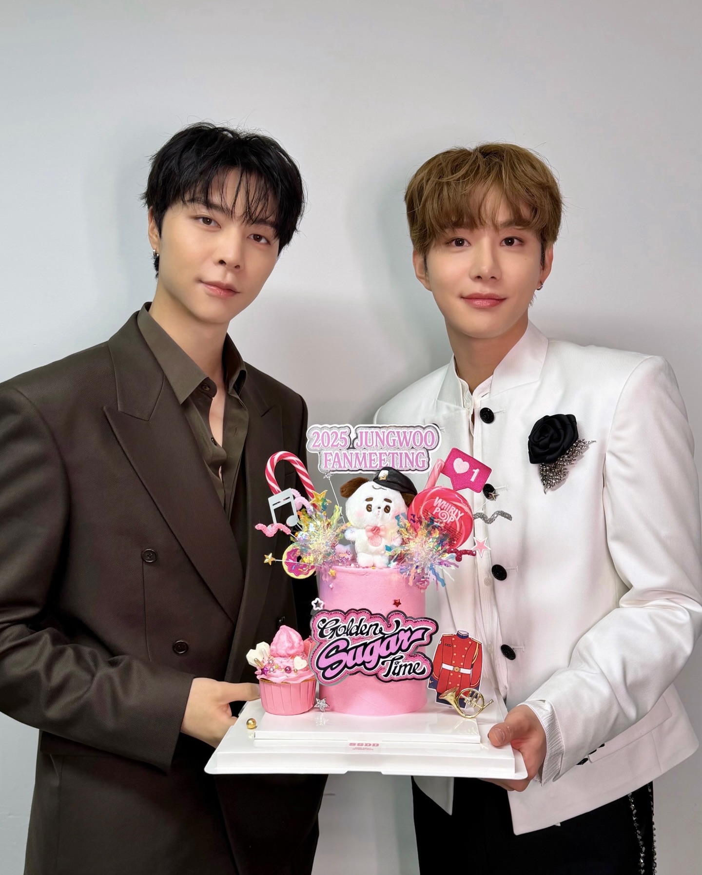 with MC JOHNNY

#JUNGWOO #NCT
#GOLDEN_SUGAR_TIME