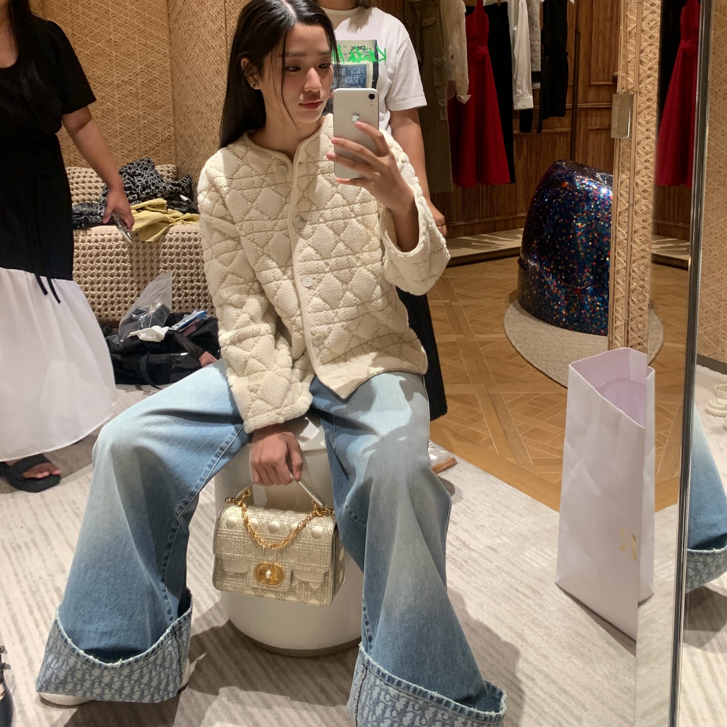 November and tuty is so happii