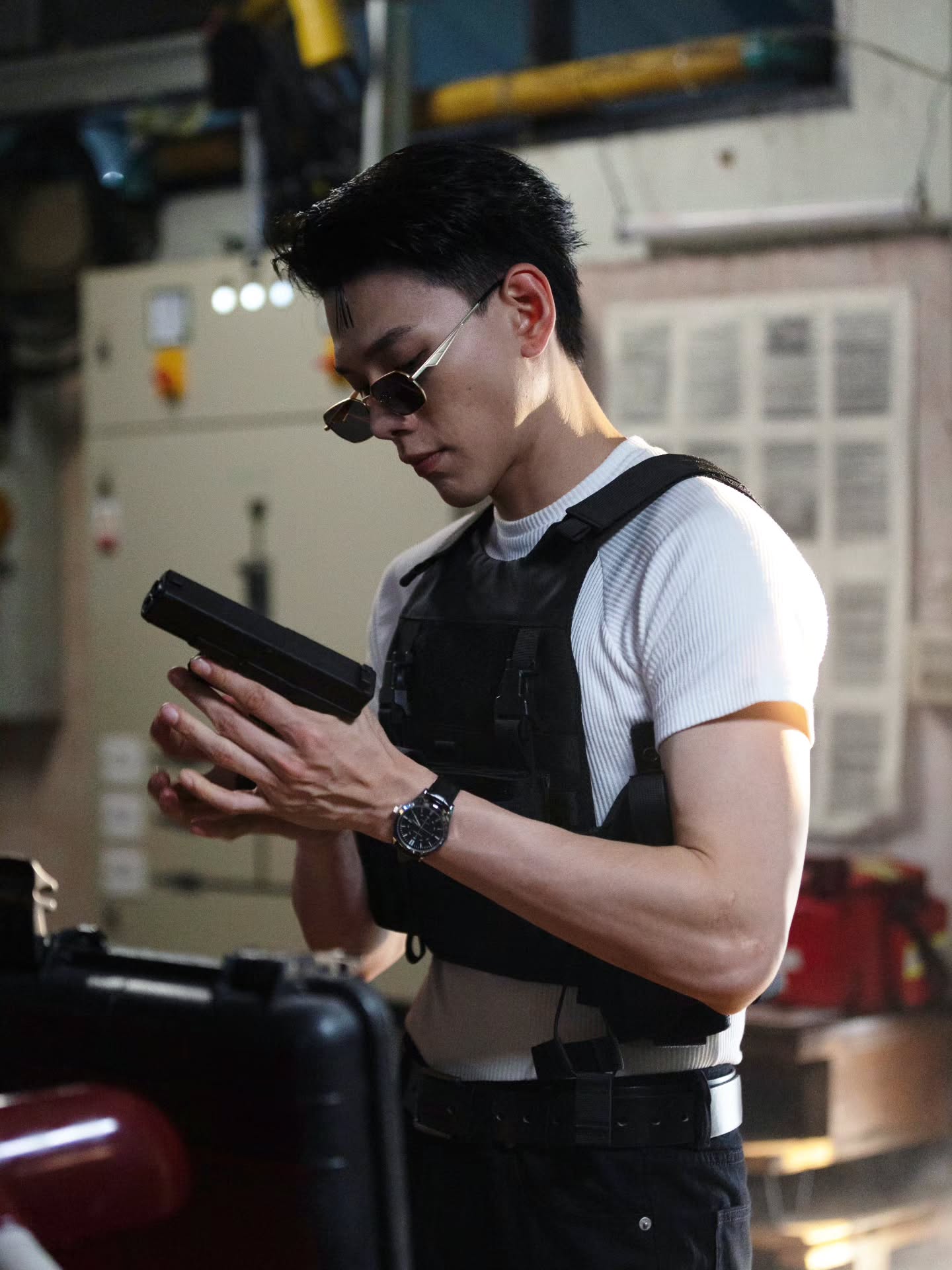 THE WICKED GAME HAS ENDED 🤌🏻🤌🏻
เมื่อวานงาน FINAL Ep ไม่มีโอกาสพูดขอบคุณเลยอยากพูดขอบคุณใครหลายๆคนมากๆ 

ขอบคุณทีมเขียนพี่หนึ่งที่ยังคงเขียนเรื่องให้พวกเราสองคนเขียนเรื่องดีดีแบบนี้ภายใต้ระยะเวลาอันจำกัดออกมาได้แบบสะใจมากๆ เรียกได้ว่าอะไรใหม่ๆ สะใจคนดูสุดๆ

ขอบคุณทีทนักแสดง พี่ป๋อ พี่ตง พี่โม พี่อิน พี่ปู้ พี่อั้ม ยิ่งรุ่นใหญ่นี้ฟาดกันเดือดถึงจะไม่ได้เข้าซีนด้วยอะไรมากมายถือว่าเป็นบุญตามากๆเลยครับบ🥹โคตรเก่ง 

ขอบคุณทีมทุกส่วนที่ทำให้ซีรี่ส์เรื่องนี้เกิดขึ้นมาได้
ขอบคุณOne31 ที่ยังให้โอกาสพวกเราสองคนยังคงได้เติบโตในฐานะนักแสดงต่อ❤️❤️

ขอบคุณแฟนคลับทุกคนเลยนะครับไม่ว่าผลงานจะออกมายังไง ทุกคนคอยดันและซัพพอร์ตทุกทางทุกอย่าง ทุกๆโปรเจคที่ทำให้อยากจะขอบคุณจากใจมากๆเลยนะครับบ ❤️❤️ ในโปรเจคต่อๆไปไม่ว่าจะยังไงก็ตามผมจะทำให้ดีที่สุดและให้ตัวเองมีความสุขที่สุดเลยนะ วันไฟนอลมีความสุขมากๆ งาน แปดโมงเช้าถึงตีสามไม่เหนื่อยเลยเพราะว่ามีทุกคนอยู่ด้วย👏👏❤️❤️❤️

และที่สำคัญอยากจะขอบคุณและชื่นชมออฟโรดมากๆ ออฟโรดเต็มที่มากถึงมากที่สุดในบทบาทด้านการแสดง และวันนี้มันคงไม่ต้องพูดเยอะแล้วว่าออฟโรดทำได้ไหม เพราะเมื่อไหร่ที่ออฟโรดพยายามออฟโรดจะทำได้ดีเสมอ และมันดีจริงๆสำหรับตัวละคร ภีม พี่ดีใจด้วยจริงๆทุกครั้งที่มีคนชมออฟโรดไม่ว่าจะเรื่องไหนก็ตาม
พี่ขอให้ออฟโรดได้โลดแล่นในด้านการแสดงเหมือนที่ฝันไว้ไม่ว่าจะโปรเจคในอนาคตของออฟโรดจะมาในรูปแบบไหนจะได้ทำกับพี่หรือไม่ก็ตาม พี่เชื่อว่าออฟโรดต้องทำได้ดีมากๆแน่ๆ และที่สำคัญต้องมีความสุขมากๆแน่นอน I'm so proud of you 👏 😎