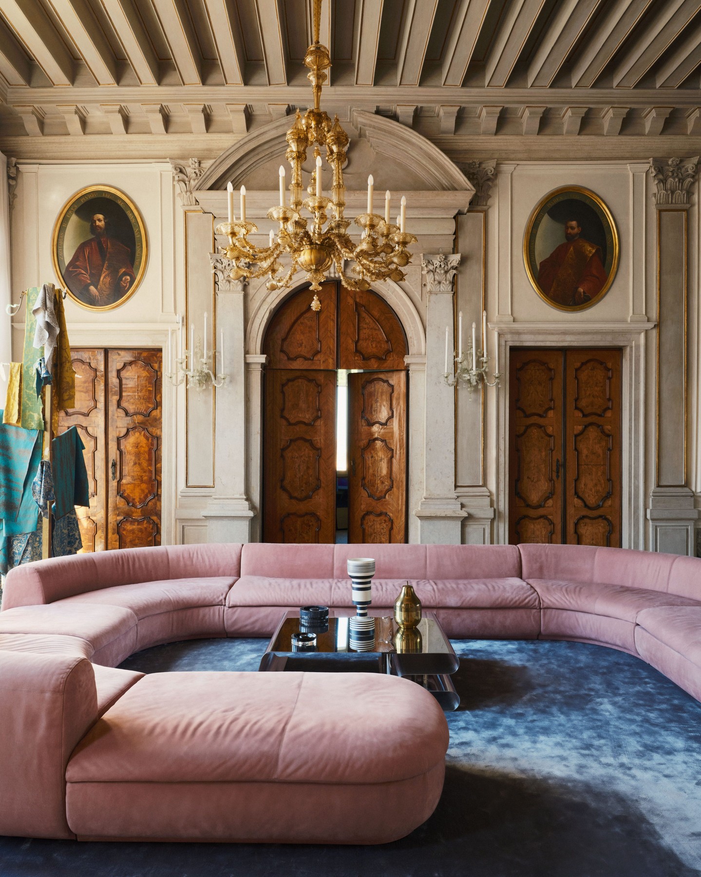 "I’ve found pleasure in slowing down—in losing myself looking at the façades of the buildings, and discovering, finally, the city’s secret of marrying old and new, its modus vivendi” explains Luca Bombassei (@luca_bombassei) of life in Venice. The Italian architect's philosophy has been beautifully brought to life in his 15th-century Palazzo, where the building's historical identity is masterfully punctuated by contemporary art and modern pieces.

Tour the ancient home at the link in bio. photography @simonpwatson, portrait @jacopop_salv; interiors @simonpatson; styling @studioelenamora__; words @elena_dallorso