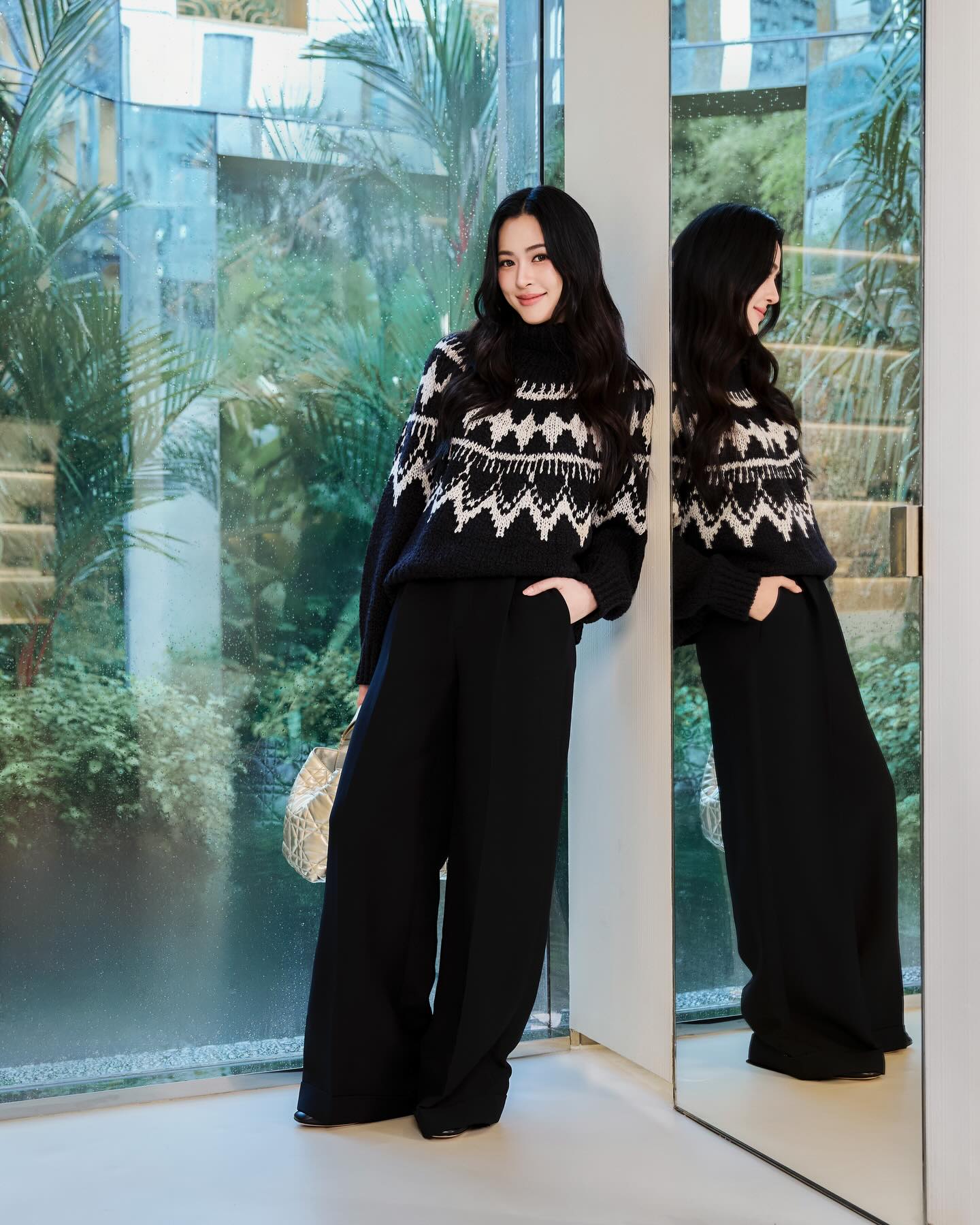 Winter feels a little warmer at Dior Gold House. 🎄
@Dior #DiorCruise