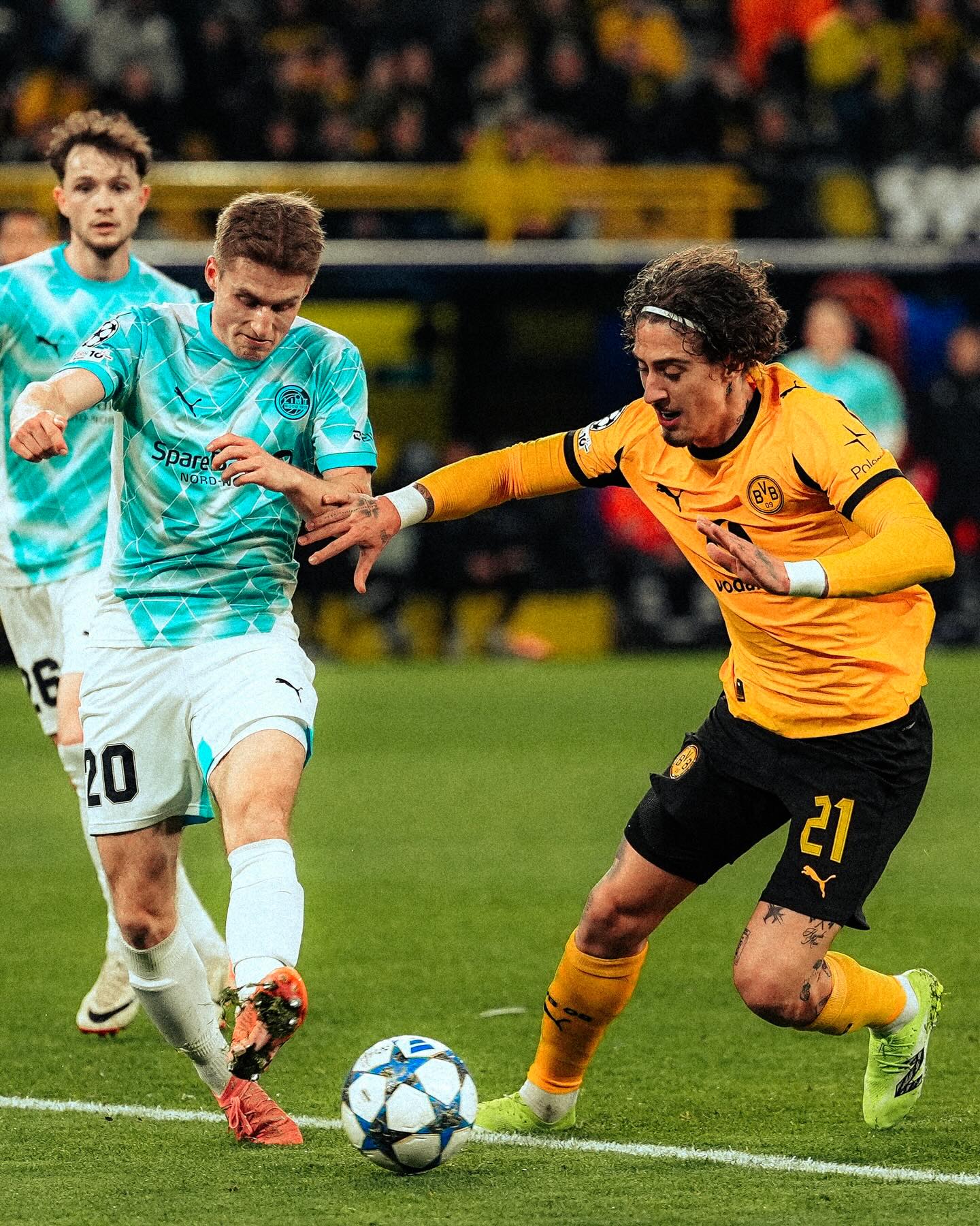 ⚖️ Level at the break. Still pushing for more. 👊 

@championsleague | #BVBBOD 1:1