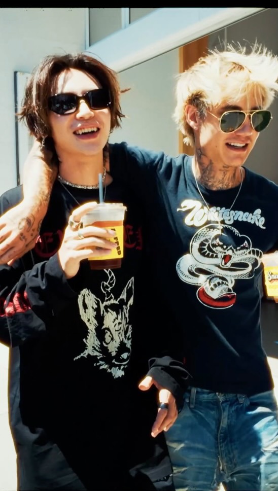 Such a fun collab with @jadenhossler ！！

《Time Of My Life》👉https://too.fm/timeofmylife