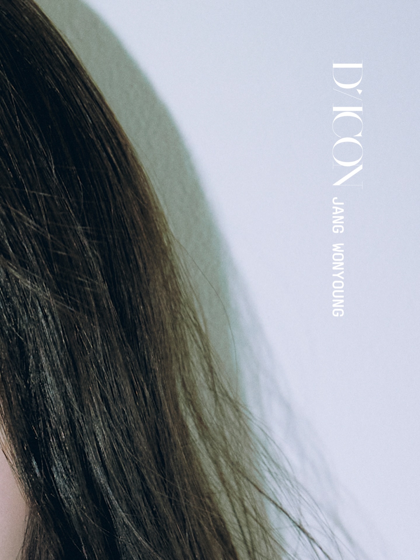 ⁠ ⁠⁠ 
조명 없이도 존재감은 충분했습니다. 앉아 있는 것만으로도 시선을 사로잡았습니다. 어떤 장식도 필요하지 않았습니다. 이 순간은 아름다움의 또 다른 이름이 되었습니다. 말간 표정을 바라보고 있으면, 보는 이의 표정까지 함께 환해졌습니다. 'one and only’. 아무것도 더하지 않은 자연스러움이 곧 완성 그 자체였습니다. 

#one_and_only

디아이콘 vol31, 장원영

Photographer 방규형
Film director 김예진
Editor 구민지
Digital editor 김수인
Visual director 고동휘
Stylist 김예진
Hair 조다미
Makeup 강다인
Set 황서인

🗓️2025.12.15(14:00) - 2025.12.25(23:59)(KST)

#장원영 #JANGWONYOUNG @for_everyoung10 @ivestarship
#DICON #DISPATCH