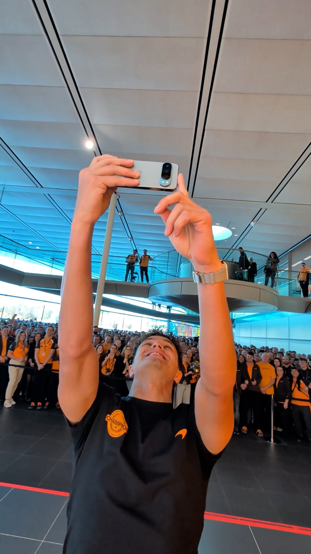 ̶P̶l̶i̶n̶t̶h̶ ̶f̶o̶r̶ ̶t̶h̶e̶ ̶t̶r̶o̶p̶h̶y̶?̶ A plinth for our Champ 😅 

#McLaren @googlepixel