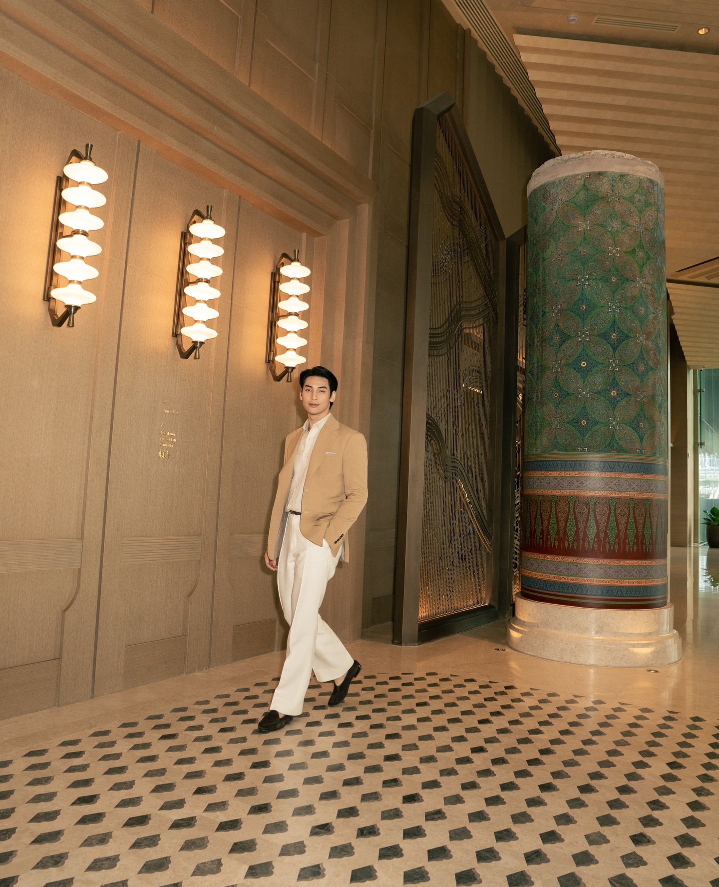 Dusit Thani Bangkok, where Thai heritage meets contemporary luxury. Indulge in gracious hospitality and panoramic views of Lumpini Park and the Bangkok skyline. A serene escape in the heart of Bangkok. 😊
 
#DusitThaniBangkok 
#DusitHotelsandResorts