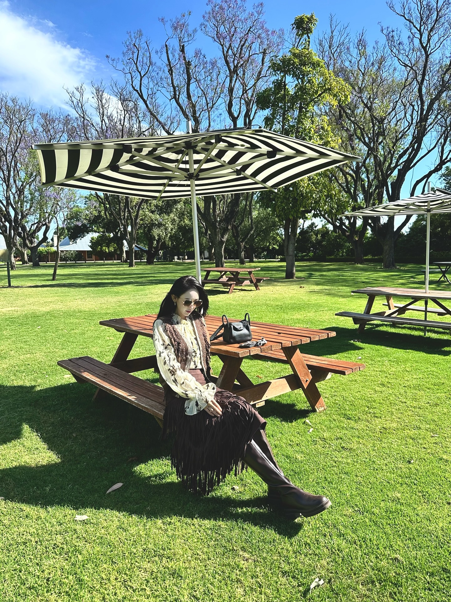 🍷
慵懶的 美酒陪伴的午後時光 ～🌼🌿🐇😌
我覺得酒莊唯一的缺點就是
下午5點就都打烊了啦

😄