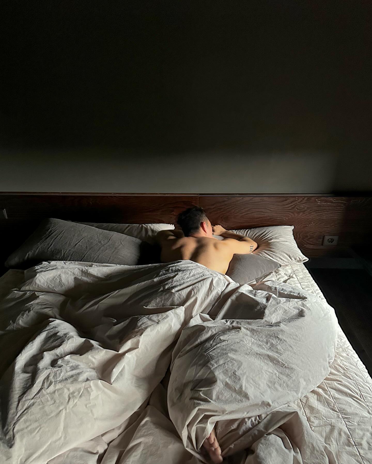 🐟

요즘.

1. 제주 ’조차’ 방문기
2. 오랜만에 제주
3. 디스코+볼=퍼블릭
4. 오픈전도아닌 마감후.. 
5. 머리시술완료. 옆자린 와니
6. NEW NOWBOYZ
7. DISCO 포토슛
8. 핑선생+벤선생+달선생 
9. 제주방어 녹아
10. 테슬라만 가능하신
11. 물멍
12. 귀여워들
13. 메뉴선택:촬영할게요
14. 하늘과 달팽이
15. 뼈없는갈치
16. 제주노을
17. 먹느라 남은건 셀피뿐
18. 불쌍해=오이시
19. 노량진보이즈 
20. 노량진형제들