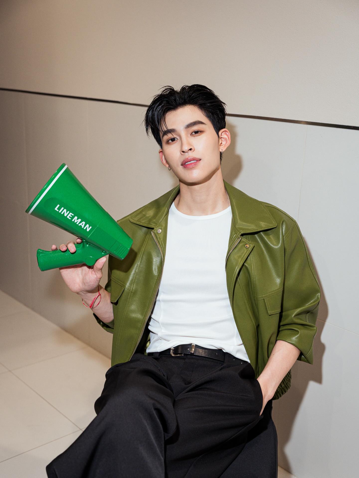 #LINEMANถูกสุดทุกวันwithPond ได้เติมคุณธีร์กันแบบเต็มปอดเลยมั้ยครับคนดื้อ 💚
ขอบคุณ #LINEMAN ที่ชวนมาทำอะไรสนุกๆ และขอบคุณแฟนคลับทุกคนเลยนะครับที่มาหากันและขอบคุณแฟนๆทางบ้านด้วย 🥰

💚 แน่นอนว่าผมอยากจะชวนคนดื้อทุกคน มาเติมความอิ่ม ความฟิน 🤩 
กินร้านอร่อยรีวิวดีจากงาน LINE MAN Wongnai Users’ Choice x Central Park “FOODIES HUB” 
เพราะไลน์แมนยกสุดยอดร้านอร่อยรีวิวดีจากทั่วเมือง มาไว้ที่ Central Park Bangkok แล้ว 💚
.
🗓️งานมีตั้งแต่ 1 ธ.ค. 68 - 25 ธ.ค. 68
📌 Parkside Market ชั้น LG @ Central Park Bangkok 
.
💚 ที่สำคัญ #LINEMANถูกสุดทุกวัน ลด เกิน ครึ่ง! โปรโมชั่นดีๆ มีให้ทุกคนทุกวันเลย

📌 ใส่โค้ด LINEMAN ลดสูงสุด 50%* ไม่มีขั้นต่ำ เติมโค้ดทุกช่วงเวลา (14.00 / 15.00 / 16.00 น.)
🔒 ดีลล็อกราคา เมนูเริ่มต้น 1.-* ซื้อไว้ ใช้เมื่อไหร่ก็ได้
⚡ Flash Deal เมนูลด 60%*
.
💚 สุดท้ายขอฝาก #LINEMANเบอร์1คนละครึ่ง ไว้ด้วยนะครับ 
มาใช้สิทธิคนละครึ่ง พลัส กับ #LINEMAN ได้ทุกมื้อ คุ้มสุดต้องที่ไลน์แมนแอปเดียวเท่านั้น
.
*เงื่อนไขเป็นไปตามที่บริษัทฯ กำหนด

#LINEMANWongnaiUsersChoice #LINEMANxPARKSIDEMARKET #LINEMANxCENTRALPARK