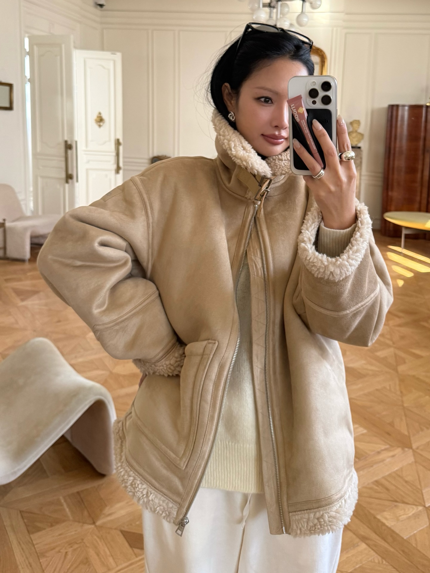 If you want a cozy shearling jacket  @alo has the softest creamy one. 🤎💭