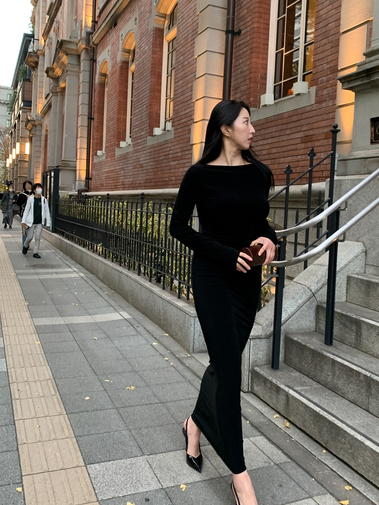 레일라블랙 작년사진들 다시보실래여
너ㅓㅓ무 예쁨🖤

자정에 마감이니 다들 막차를 타시오🚅