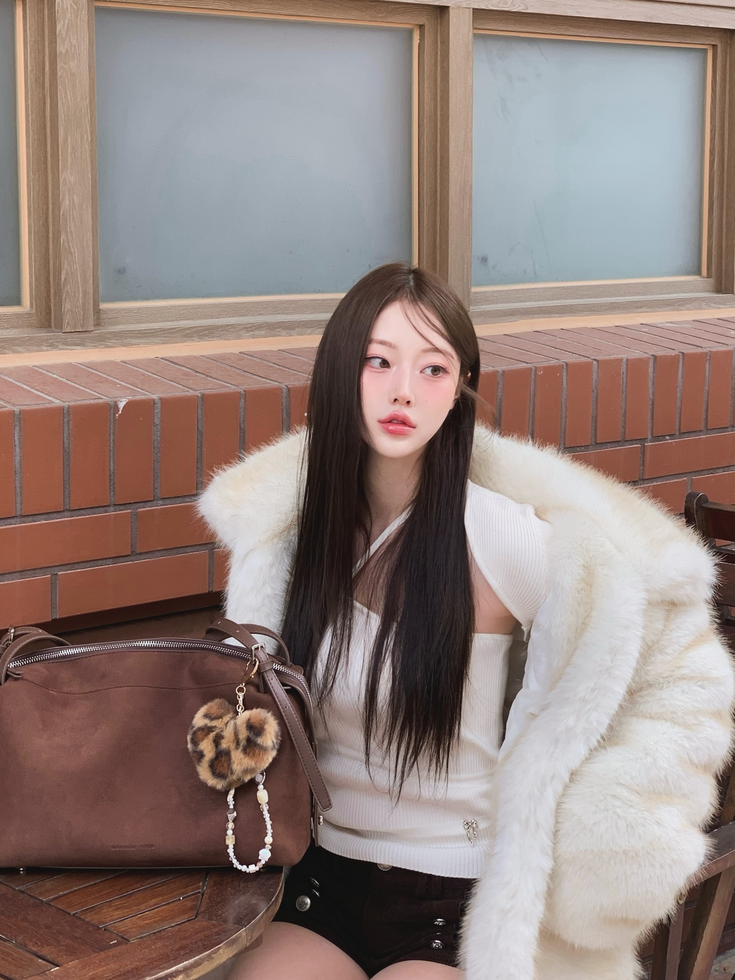 #광고

맘에 드는 스웨이드 가방 득템🤎

@elegance_handbag @elegance.paris.magazine

#엘레강스파리 #디자이너가방 #데일리백 #출근룩 #여자가방추천 #겨울코디 #가방브랜드