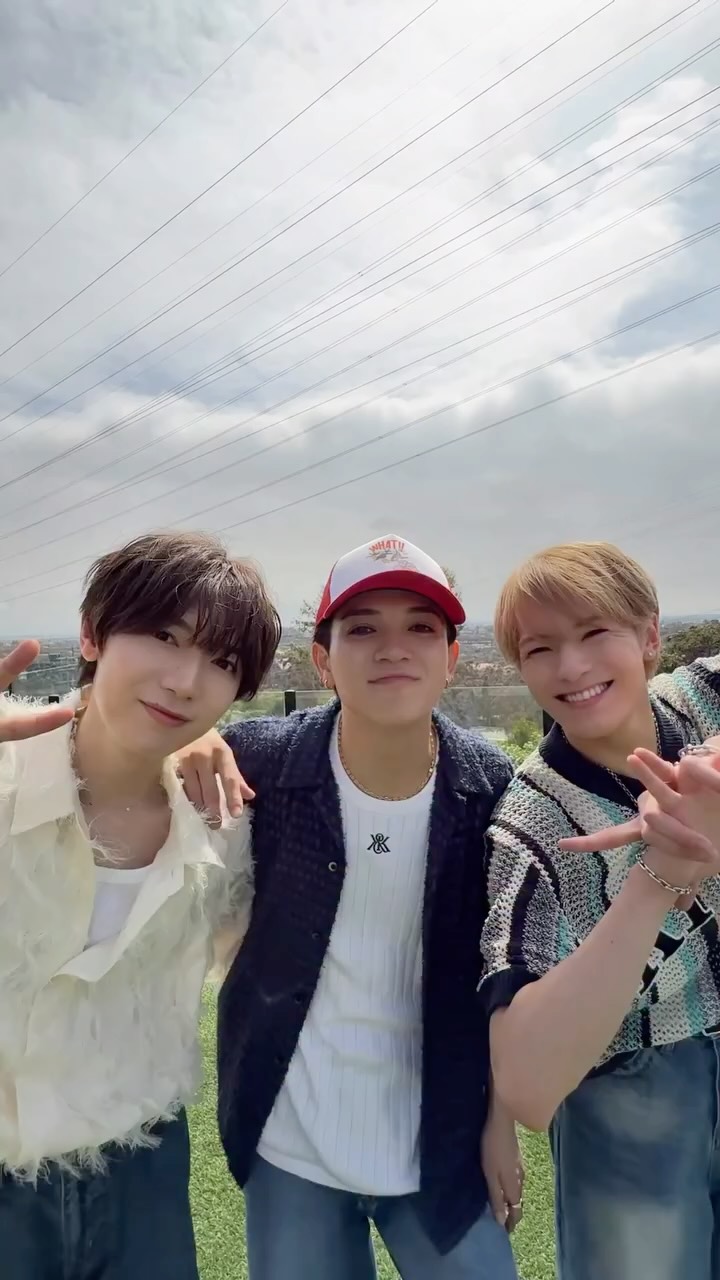 ❤️🩷🧡

3rd Album『’s travelers』
2025.12.3(Wed) Release💿
⁡
#stravelers
#DiscoBaby

#宮近海斗 #Chaka
#七五三掛龍也 #Shime
#松倉海斗 #Machu 

#TJgram #WorldwideTJ
#JustDanceTogether #TravisJapan