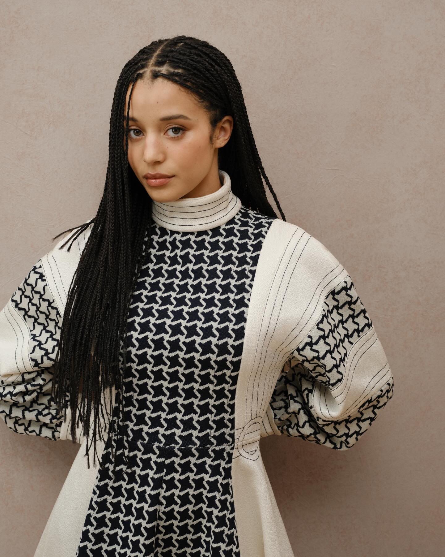 Chase Infiniti for Louis Vuitton. “I have watched Chase’s debut with genuine delight, I find her totally captivating in the roles she plays.
Beyond her remarkable talent, she radiates an authenticity that is truly unforgettable” — @NicolasGhesquiere. The Artistic Director of
Women’s Collections reflects on the American actress’s artistry, youthful dynamism, and forward-looking vision as she joins Louis Vuitton as the newest House Ambassador.
 
#ChaseInfiniti #NicolasGhesquiere #LouisVuitton