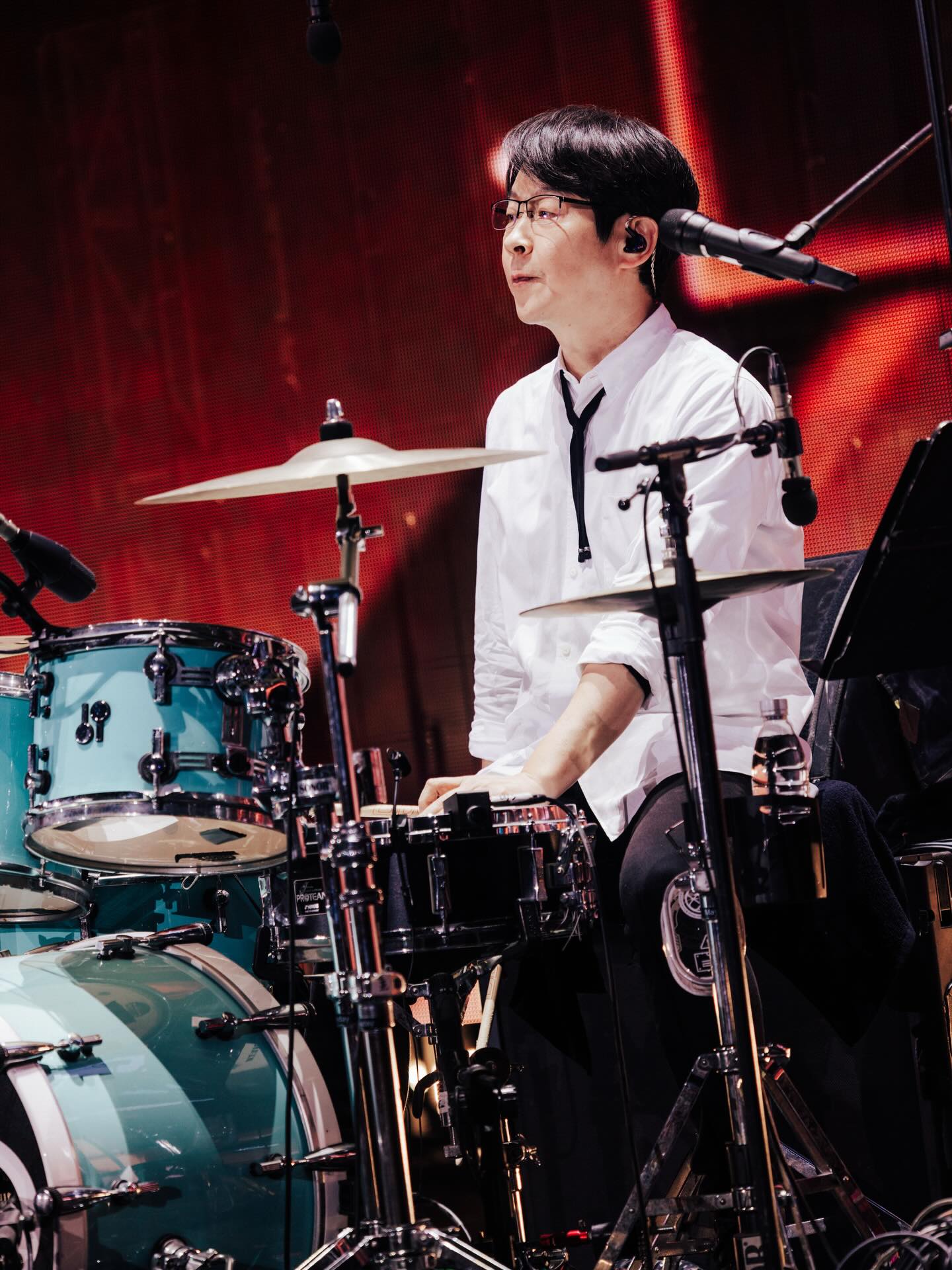 五月天，
從來不只是五個人。
​
是你們，
每一個帶著真心來到這裡的人。
​
是在黑暗裡穿著黑色衣服，
一起完成每一場演唱會使命的你們。
​
是在場內、場外，在線上、線下，
在全世界每一個角落，都會送來關心、溫暖和力量的你們。
​
少了你們，就不是五月天
因為有了你們，我們才是五月天。
​
今晚，再一起回到那一天
告訴全世界
我們都是 ＿＿＿＿
​
🖐️🖐️🖐️🖐️🖐️
​
／
​
MAYDAY #5525 LIVE TOUR
五月天 [ 回到那一天 ] 25週年巡迴演唱會
​
📍廣州站．大灣環場版
𝟱𝟱𝟮𝟱+𝟭 ∷∷ 12 / 5．7．12．15
𝟱𝟱𝟮𝟱 ∷∷ 12 / 6．14 
大灣區文化體育中心體育場
​
📍台中站・新年快樂版
𝟱𝟱𝟮𝟱+𝟭 ∷∷ 12/27 · 28 · 31・1/1 · 3 · 4
臺中洲際棒球場
​
📍馬來西亞站・馬年首唱版 
𝟱𝟱𝟮𝟱 ∷∷ 2026/1/31
National Stadium Bukit Jalil
🎫 https://my.bookmyshow.com/en/events/mayday-2026/MAYDAY26
​
#五月天 #Mayday 
#五月天演唱會 #演唱會 
#五月天5525回到那一天
-
@imayday55555