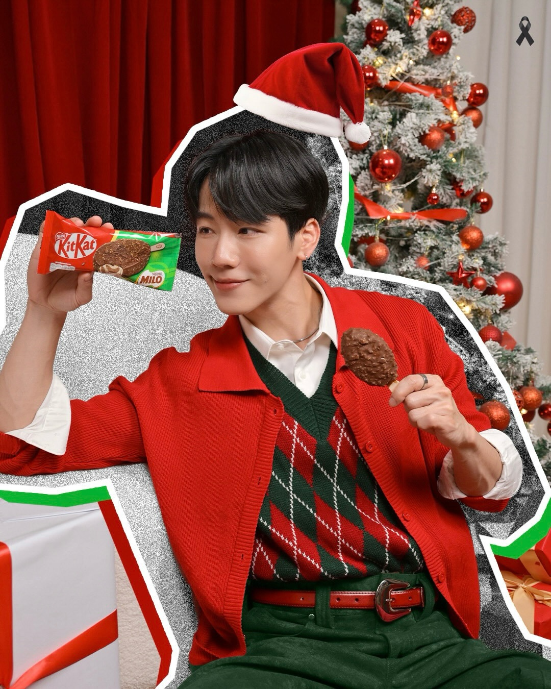 🎅ใครอยากพักแบบซานต้าคนนี้บ้าง ปีนี้แจกของขวัญจนล้า ขอพักด้วยไอศกรีมคิทแคทไมโล ใหม่!❤️💚
ข้างในคือไอศกรีมรสคิทแคทเวเฟอร์ swirl กับไอศกรีมไมโล โค้ตด้วยคิทแคทช็อกโกแลต โรยด้วยเกล็ดไมโลและเกล็ดคิทแคทเวเฟอร์กรุบกรอบ! อร่อยฟินจนซานต้าไม่อยากลุกไปแจกของขวัญต่อแล้วว

ใครอยากพิสูจน์ว่ามันฟินแค่ไหน🎄 ซานต้าวอร์ แนะนำให้มีไอศกรีมคิทแคทไมโลติดตู้เย็นกันไว้ช่วงนี้ นอกจากสีซองจะอินกับเทศกาลแล้ว ไอติมเค้าก็พาให้ทุกคนอร่อยฟินไปกับการพักที่ดีที่สุดแน่นอนน
หาซื้อได้แล้วที่ 7-Eleven ทุกสาขาหรือกด 7Delivery ได้เลย ส่งตรงถึงบ้าน

#ไอศกรีมคิทแคทไมโล
#KitkatMiloIcecream
#KitkatMiloIcecreamPartner

*คอนเทนต์นี้เป็นงานที่ถ่ายทำไว้ล่วงหน้าก่อนวันที่ 24 ตุลาคม 2025