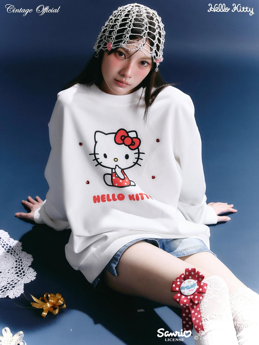 ⭐️KT Polka dot sweater 790 baht
เสื้อ sweater คอกลม งานสกรีนลาย Hello Kitty ผ้า sweater บุซับซาตินด้านหลัง

❤️แขนเสื้อติด logo cintage official สีแดง

อก46” ไหล่23” ยาว26” ต้นแขน20” แขนยาว21” ปลายแขน8-10”