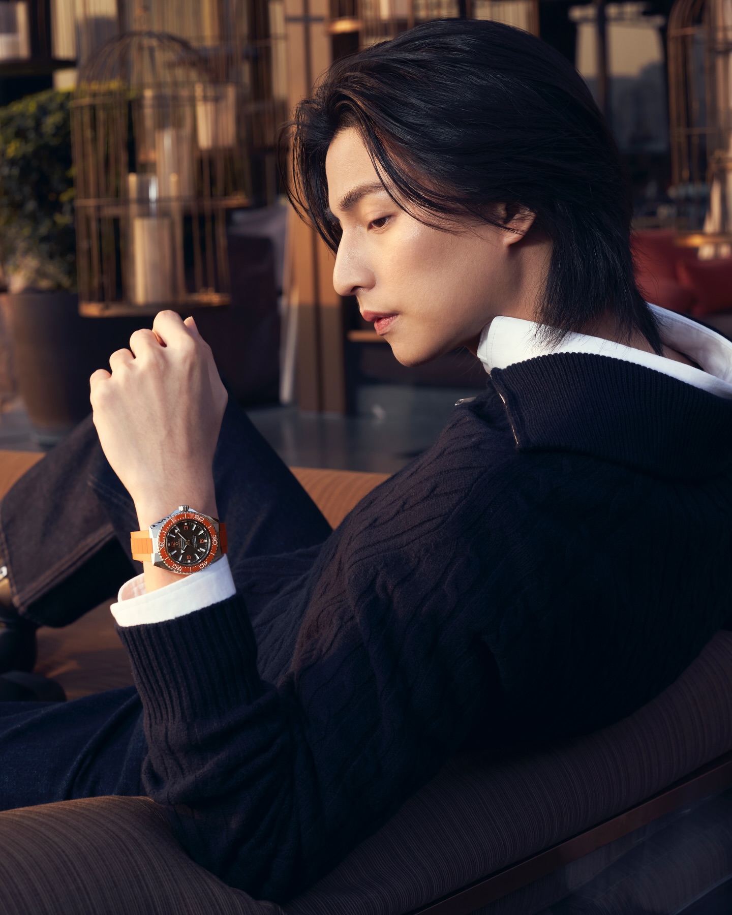 Had an unforgettable time in Chongqing with @omega, wearing various watches from the latest Planet Ocean collection. Such a beautiful city and a special experience. 💙⌚🌏 

#OMEGAThailand #OMEGA#PlanetOcean #GulfxOMEGA