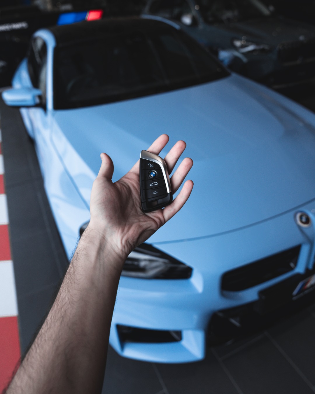 Santa drops this under the tree - what's the first thing you're doing? 🔑

#BMWMRepost @adam_polidano

#BMW #BMWM #GENM #MPower 

Paint finish shown: M Zandvoort Blue.

BMW M2 Coupé. Mandatory information according to German law 'Pkw-EnVKV' based on WLTP: energy consumption combined: 10.2-9.7 l/100 km; CO₂ emissions combined: 230-221 g/km; CO₂ class(es): G.