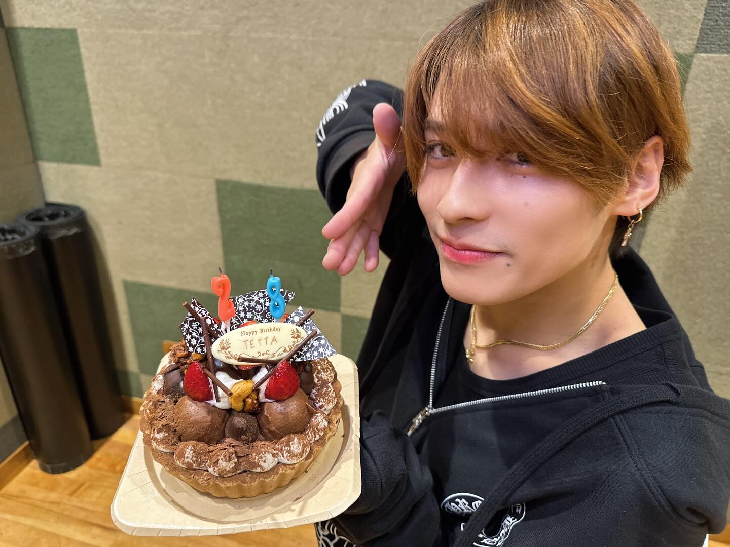 28歳お誕生日🎂

メンバーからケーキ貰いました🍰

幸せだぜ