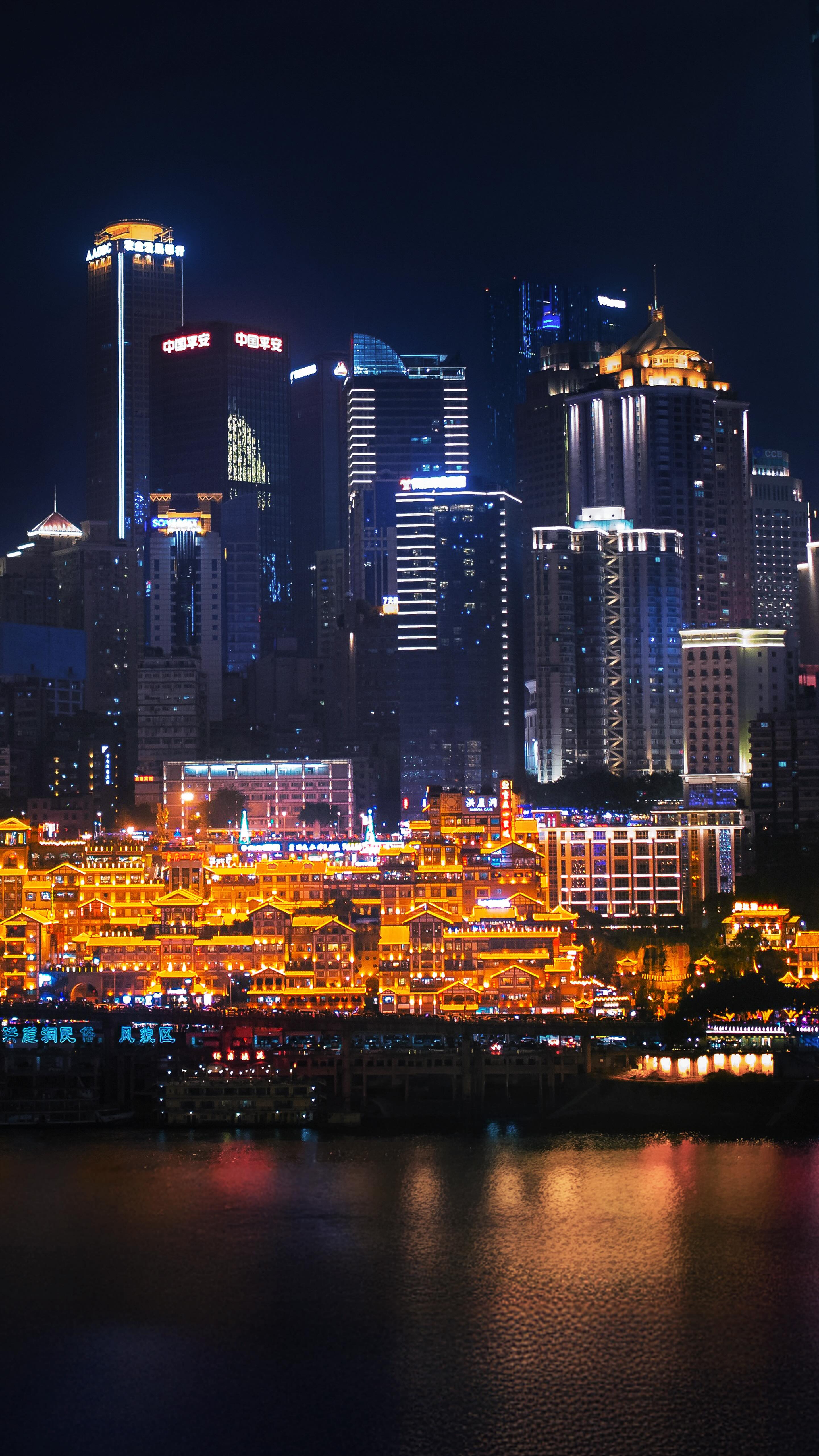 Shades of orange lit the skyline in Chongqing as friends gathered as the Seamaster Planet Ocean made its arrival. Relive the celebration that ran deep into the night. 

#OMEGA 
#PlanetOcean