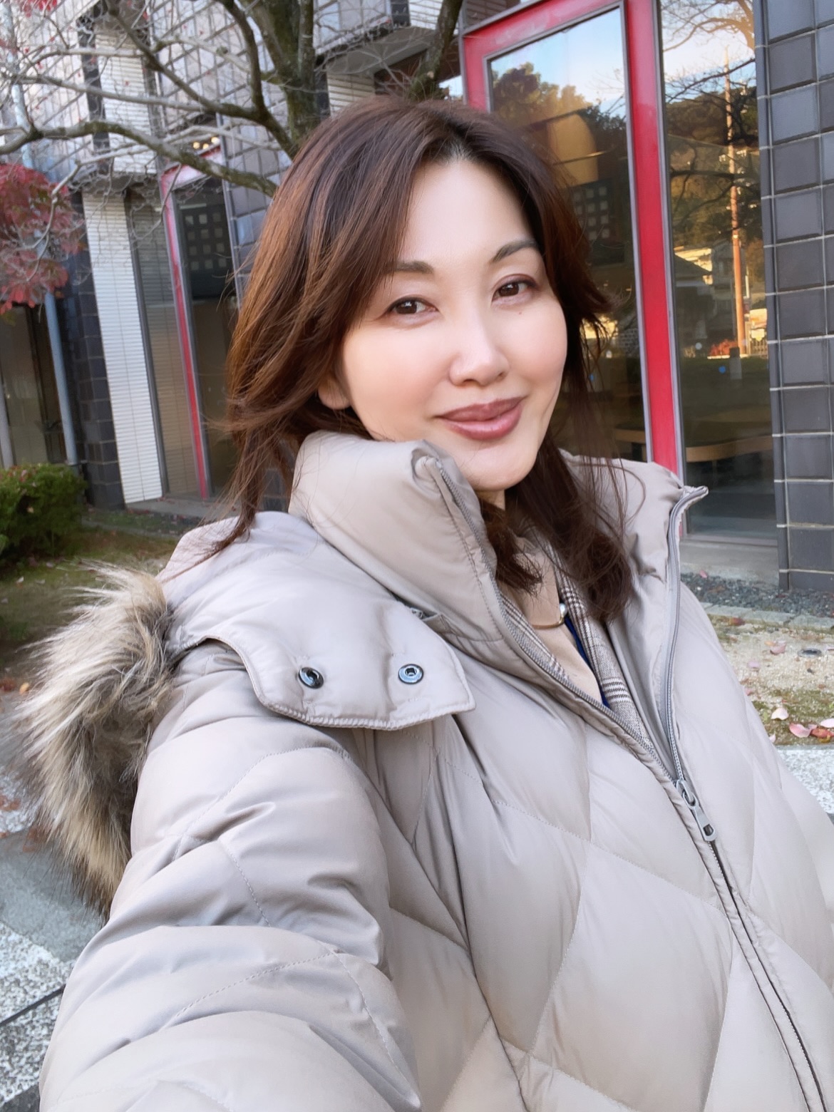 こんばんは🌟

金曜日、お疲れさまでした
帰宅中の方は気をつけて帰ってね😊

私は年内で一番気になっていた仕事が今日終わり少しホッとしています☺️

お昼は美観地区でこだわりランチを取るつもりが時間がなくてジョイフルへ
美味しかったよ😋

歩いていると見える景色✨
歩く事、結構好きです❤️

いつも見ていただきありがとう
いいね、コメント📝ありがとうございます💕
全部読んでいます❣️

今日はしっかりダウン着て歩いたよ！
コーデはここ数日のお仕事スタイル

#働く女 #美観地区 #アラフィフ #倉敷