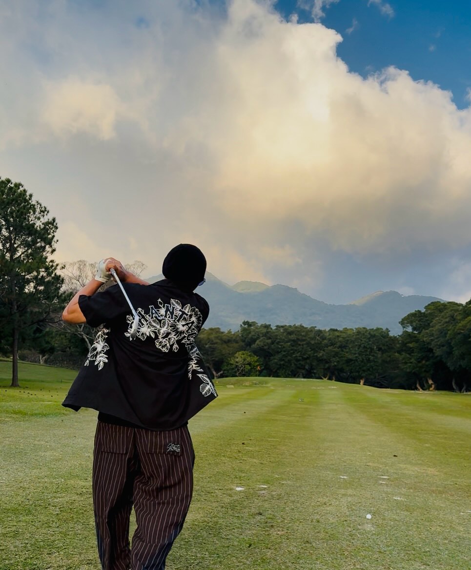 白天高爾夫 晚上網球 其實真的 很累😝