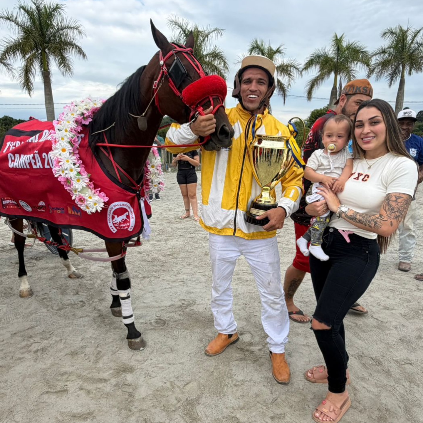 Quem coisas na vida que não tem preço 🙌

@vitoriabrum_