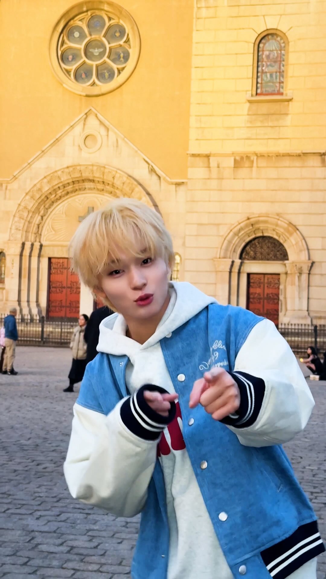 𝒦𝒾𝒸𝓀ℱ𝓁𝒾𝓅 𝒾𝓃 𝒬𝒾𝓃ℊ𝒹𝒶ℴ ｡･:*:･ﾟ★
　
#KickFlip #킥플립