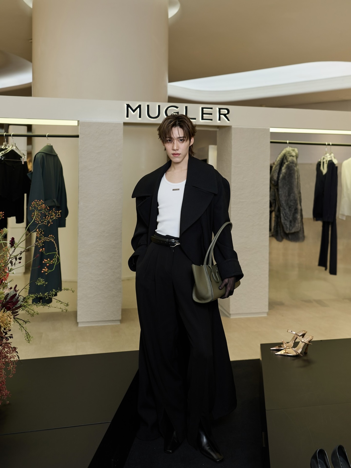 Discover Mugler’s re/edit archive capsule at Central Embassy @muglerofficial

#MuglerBangkok