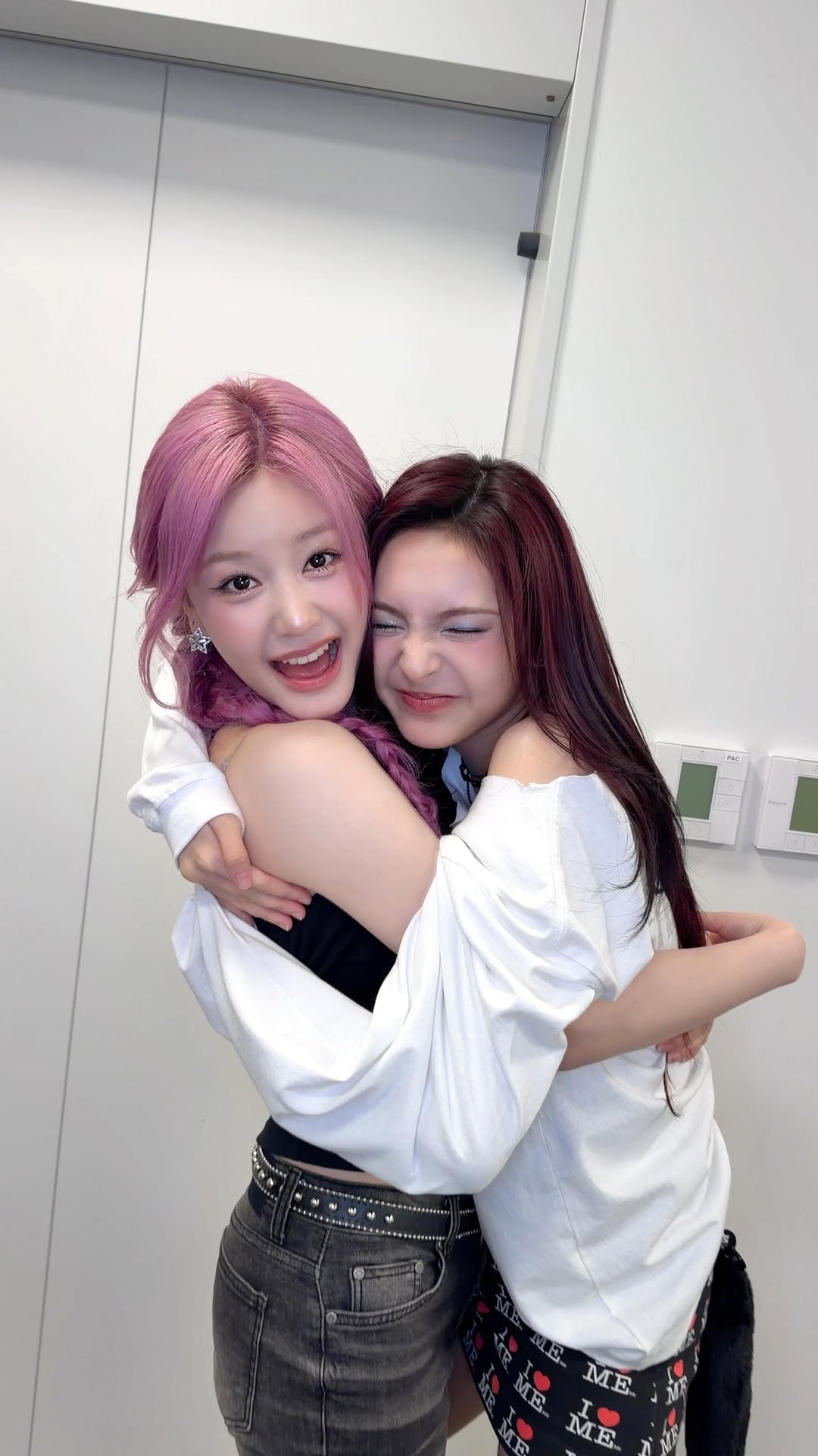 ❥ I miss you ･•

#BABYMONSTER #베이비몬스터 #ASIA_FANCONCERT #LOVE_MONSTERS #BANGKOK #YG #LiveNationTero