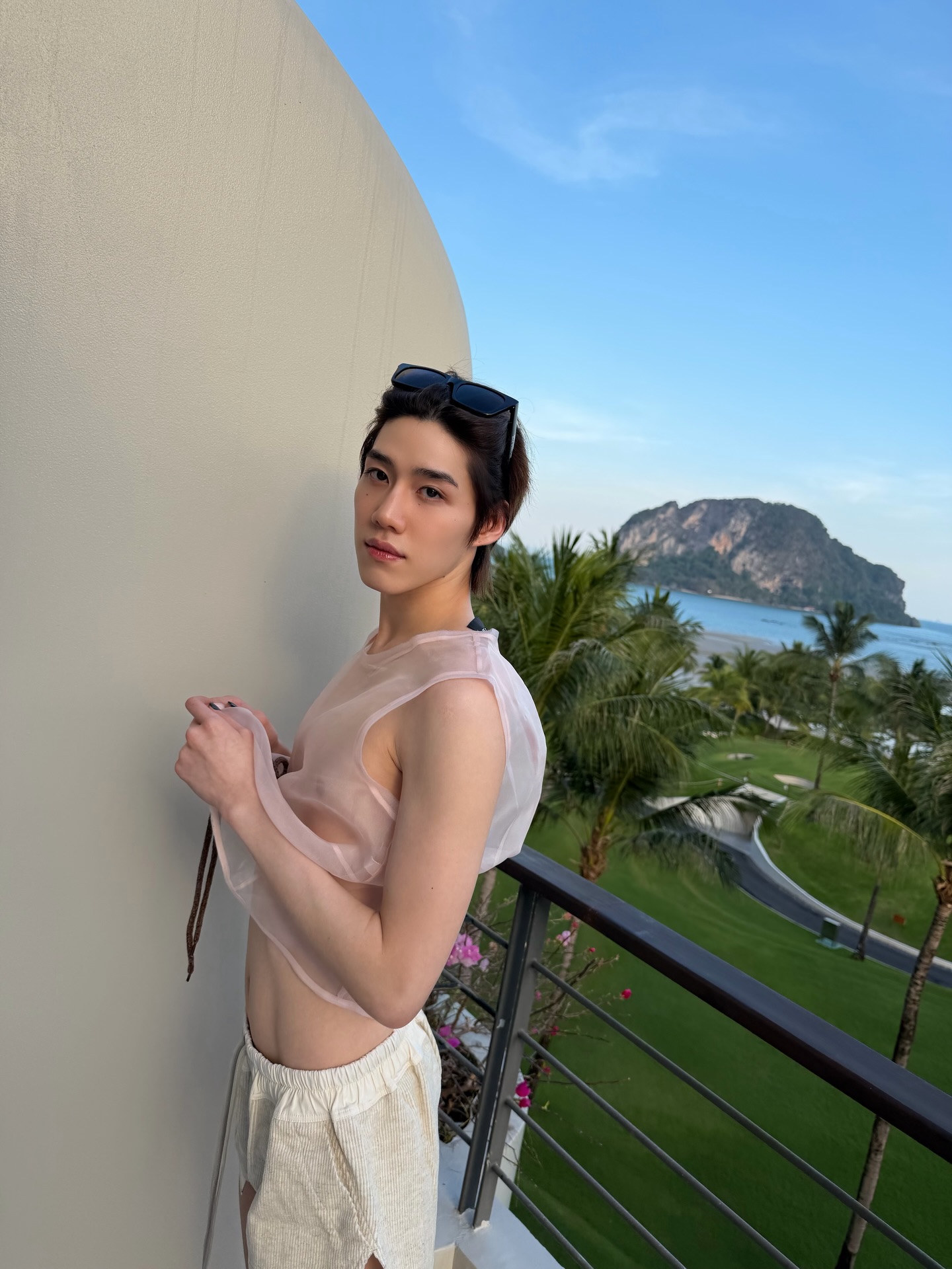 👩‍❤️‍💋‍👩