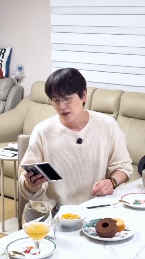 늦은 말 by 규현

@nct @do0_nct @gyuram88
#규현 #KYUHYUN 
#DOYOUNG #도영
#늦은말 #DOYOUNG_늦은말 
#DOYOUNG_늦은말_Promise 
#NCT #NCT127