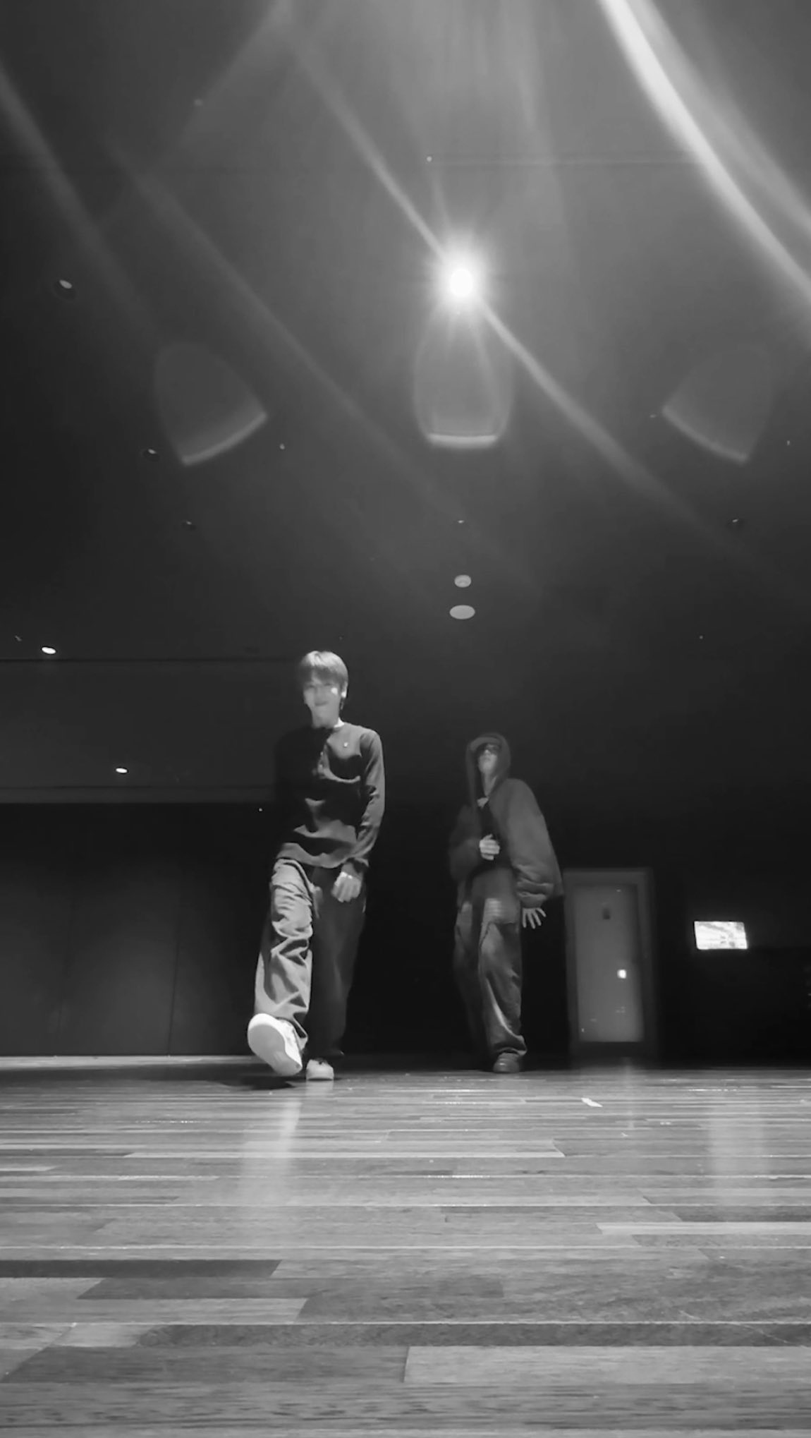 slow

#BOYNEXTDOOR #보이넥스트도어 #BND
#리우 #RIWOO #이한 #LEEHAN