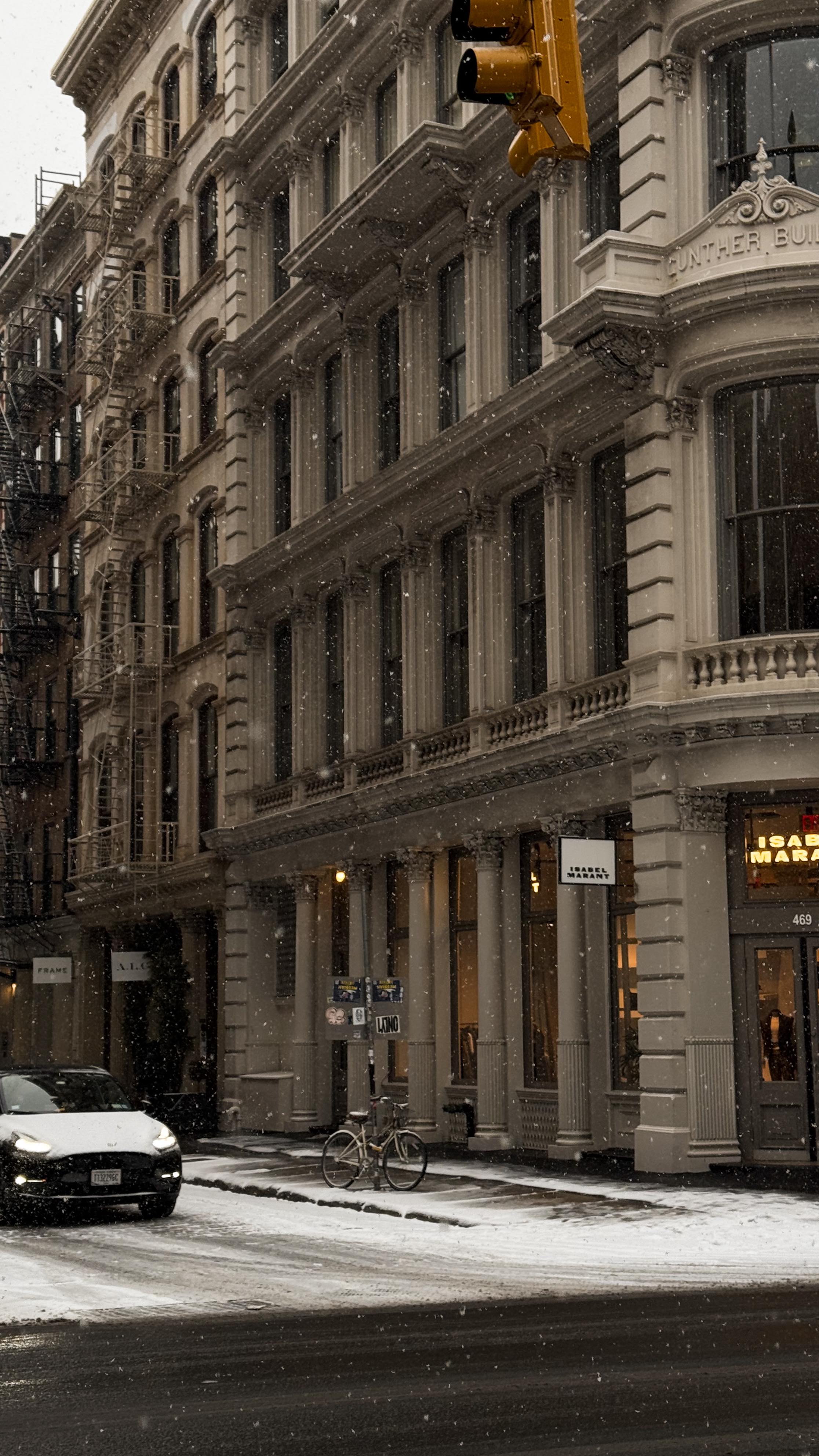 snowy coffee date in the city 🤍❄️