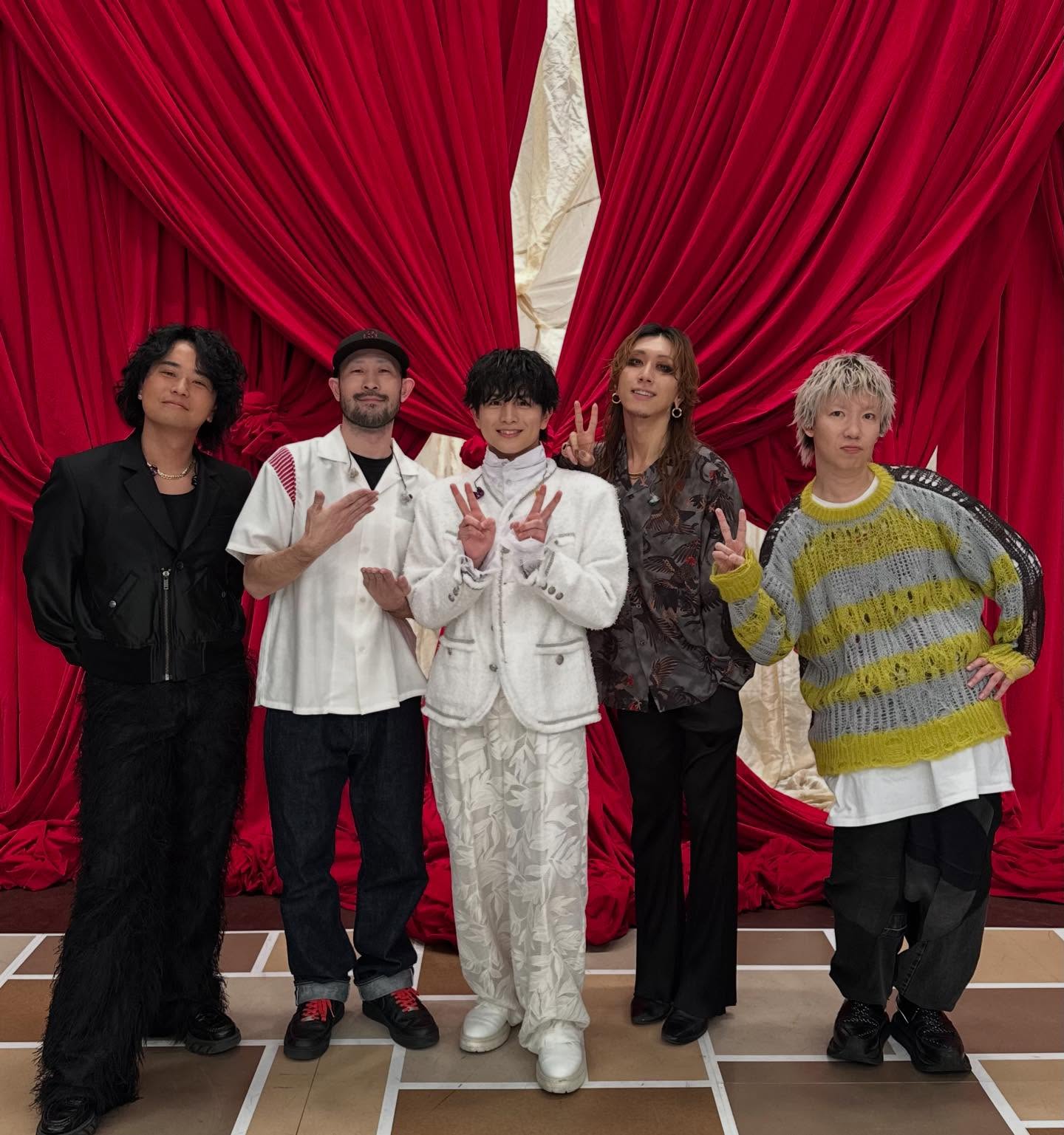 フジテレビ系列『2025 FNS 歌謡祭 第2夜』そして『週刊ナイナイミュージック presents FNS後夜祭』ありがとうございました！！
なんと。SUPER BEAVERさんとお写真を。。。。
新曲を生で聴けて感動でした。
また明日からも頑張れそうです
僕たちもみんなにそう思ってもらえるように頑張らないとと改めて思った1日でした。
最高でした！！

#SUPERBEAVER さん
#超特急