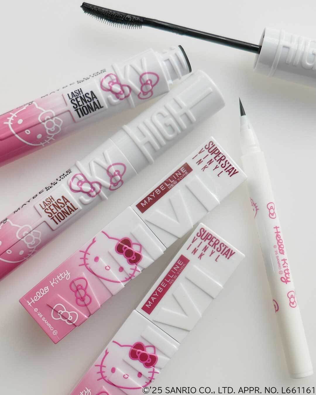 「メイベリン ニューヨーク」とハローキティがコラボレーション！メイベリンの大人気メイクアイテムが数量限定のハローキティのデザインにドレスアップして登場します。
ハローキティのファンはもちろん、すべてのメイクアップラバーの心をくすぐる特別なアイテムは必見！
 
【商品情報をcheck】
◆「メイベリン スカイハイ」２色（KT01/KT02）各￥1,694
圧倒的な存在感を放つまつ毛に仕上げるマスカラ。マスカラ液がしっかりつくブラシと根元からまつ毛をキャッチしやすいコームのいいとこどりをし、ぱっちりロング＆上向きのまつ毛をキープします。
今回の限定パッケージは、ホワイト＆ピンクのボディに、ハローキティやリボンのモチーフが散りばめられ、使うたびに気分まで上がりそう！
 
◆「メイベリン フィットミー リキッド ファンデーションR」２色（KT120/KT112）￥1,991
毛穴やくすみをしっかりとカバーしながらも、ナチュラルな盛れ肌に仕上げるリキッドファンデーション。ぴたっと密着して、白浮きや厚塗り感なく、その仕上がりをキープします。潤い感はあるのに、肌の表面はさらりとしているのも人気の秘密。
 
◆「メイベリン SPステイ ヴィニルインク」２色（KT66/KT130） ￥1,991
濃密なツヤと、こっくりとした色持ちが続くリップカラー。限定品は、人気のピーチピンクとチャイティーカラーがラインアップ。
 
◆「メイベリン ハイパーシャープ ライナーR」1色（KTBK-1）￥1,419
0.01mm極細リキッドライナー! 手ブレ吸収ブラシで、ブレずにキレイなラインを描くことができ、キワまでや細部まで精密にコントロールします。
 
また、今回のコラボレーションアイテムの発売を記念し、対象製品を購入すると数量限定で「ハローキティ 限定ステッカー」のプレゼントも。（なくなり次第終了）
ぜひこちらもお見逃しなく！
 
※ 2025年12月20日（土）より限定発売
※「ハローキティ 限定ステッカー」のプレゼントキャンペーンは、 2025年12月20日（土）より順次展開。全国のドラッグストア、バラエティストア、オンラインショッピングサイトを予定。（詳細は公式ブランドサイトをご確認ください。）
 
©'25 SANRIO CO., LTD. APPR. NO. L661161
 
#メイベリン#メイベリンニューヨーク#MAYBELLINE#MAYBELLINENEWYORK#ハローキティ#HelloKitty#ハローキティコラボ#メイク#キャラコスメ#メイクアップ#プチプラ#プチプラコスメ#マスカラ#ファンデーション#コスメ速報#コスメレポ#パケ買い