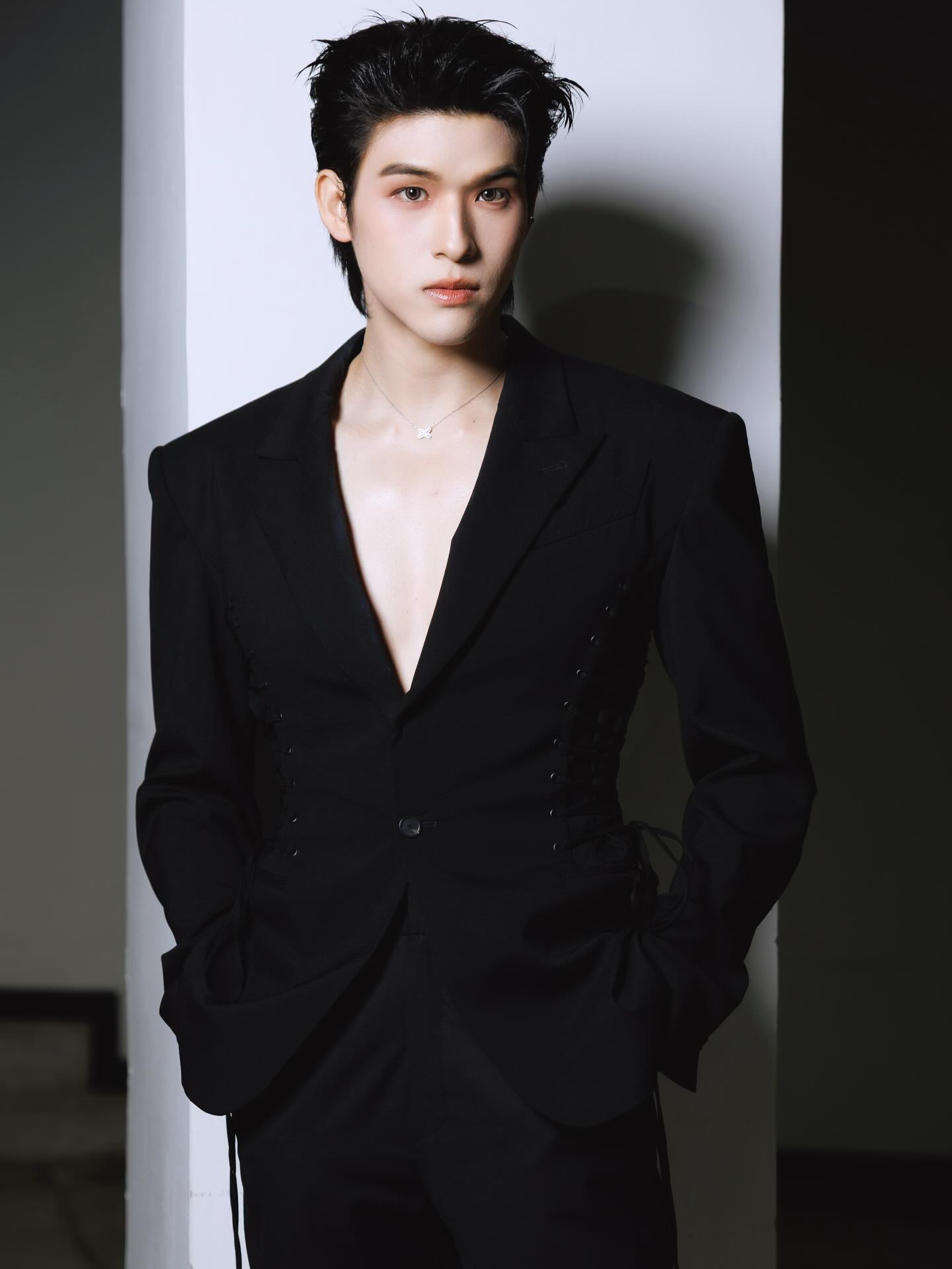 @skywongravee in @muglerofficial 
Jewelry by @chaumetofficial 

🖤 @mildsiri 
🖤 @agamous_wh 
🖤 @prieo 
🖤 @som_tw24