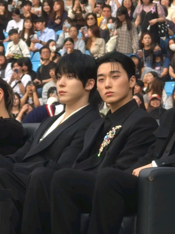 #MC娛樂 AAA藝人台上的崔傘 @choi3an 真的霸氣總裁！好期待ATEEZ @ateez_official_ 今晚AAA的表演！

📷網友提供
#marieclairetw #RFL