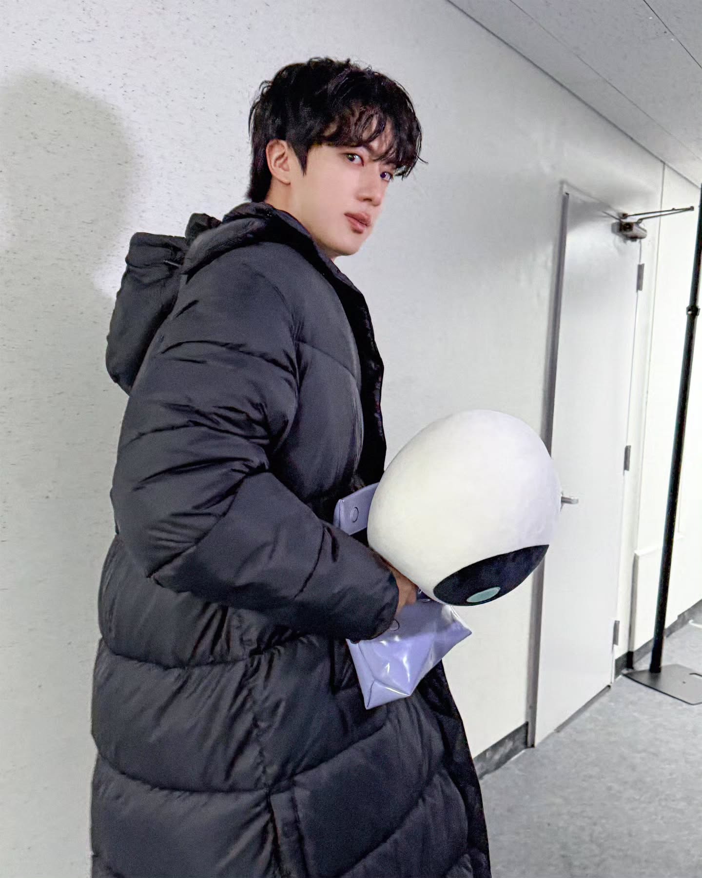 ⠀
퇴근길비하인드
우떠와같이퇴근
언젠가또만나자